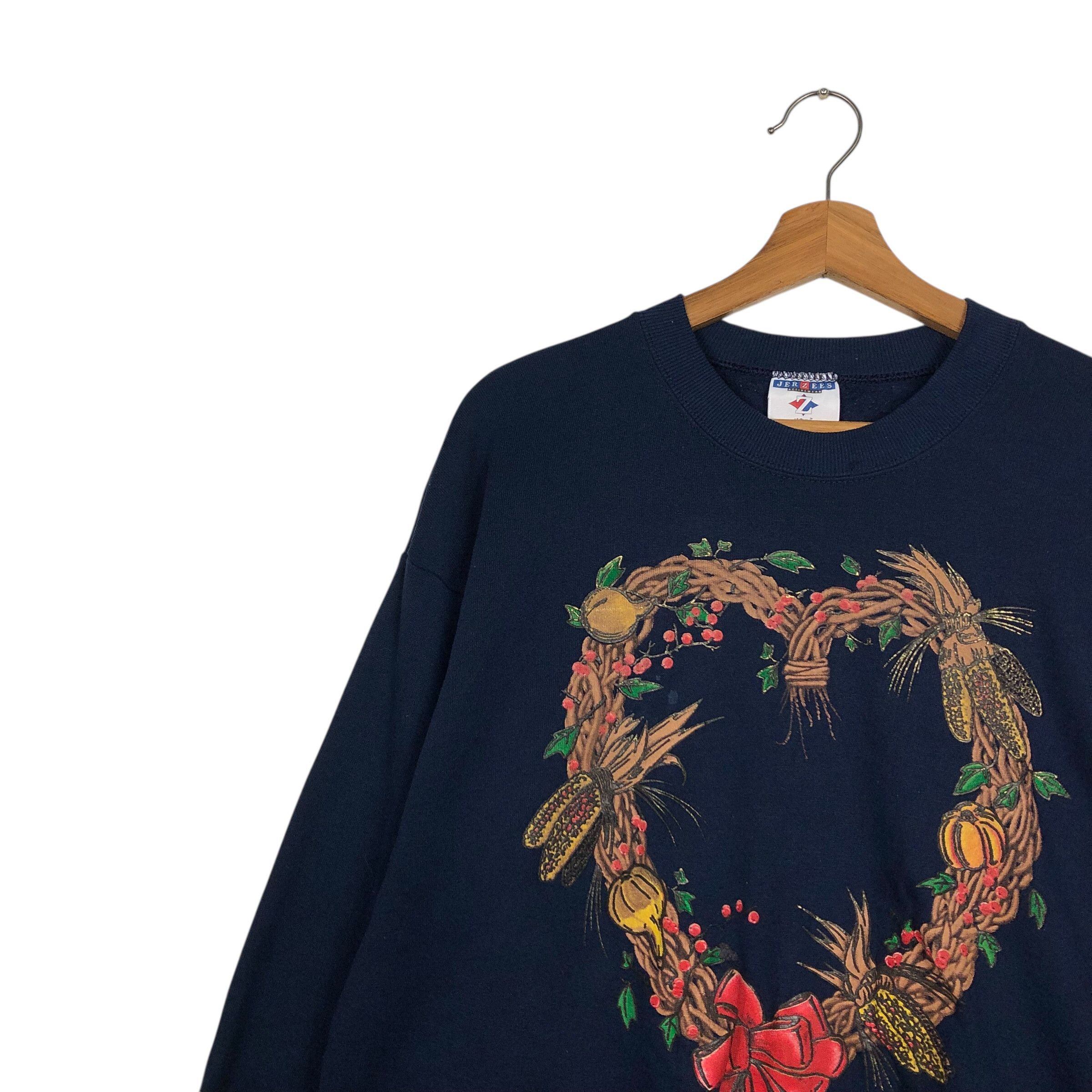 Vintage 📌Vintage Sweatshirt Featuring a Heart Shaped Autumn Winter Size US L / EU 52-54 / 3 - 8 Thumbnail