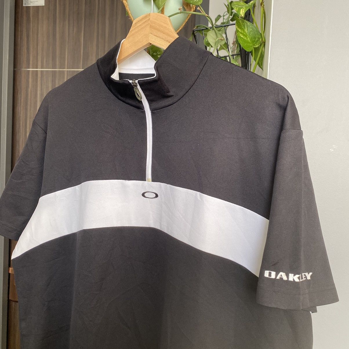 Oakley Vintage Oakley Embroidered Logo Half Zip ERD GRUNGE JERSEY Size US XL / EU 56 / 4 - 2 Thumbnail