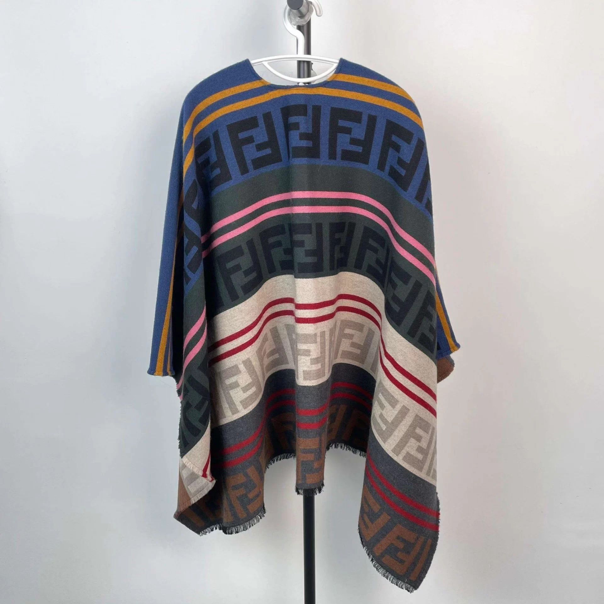 Fendi Fendi Cashmere Scarf 140x140 Size ONE SIZE - 2 Thumbnail