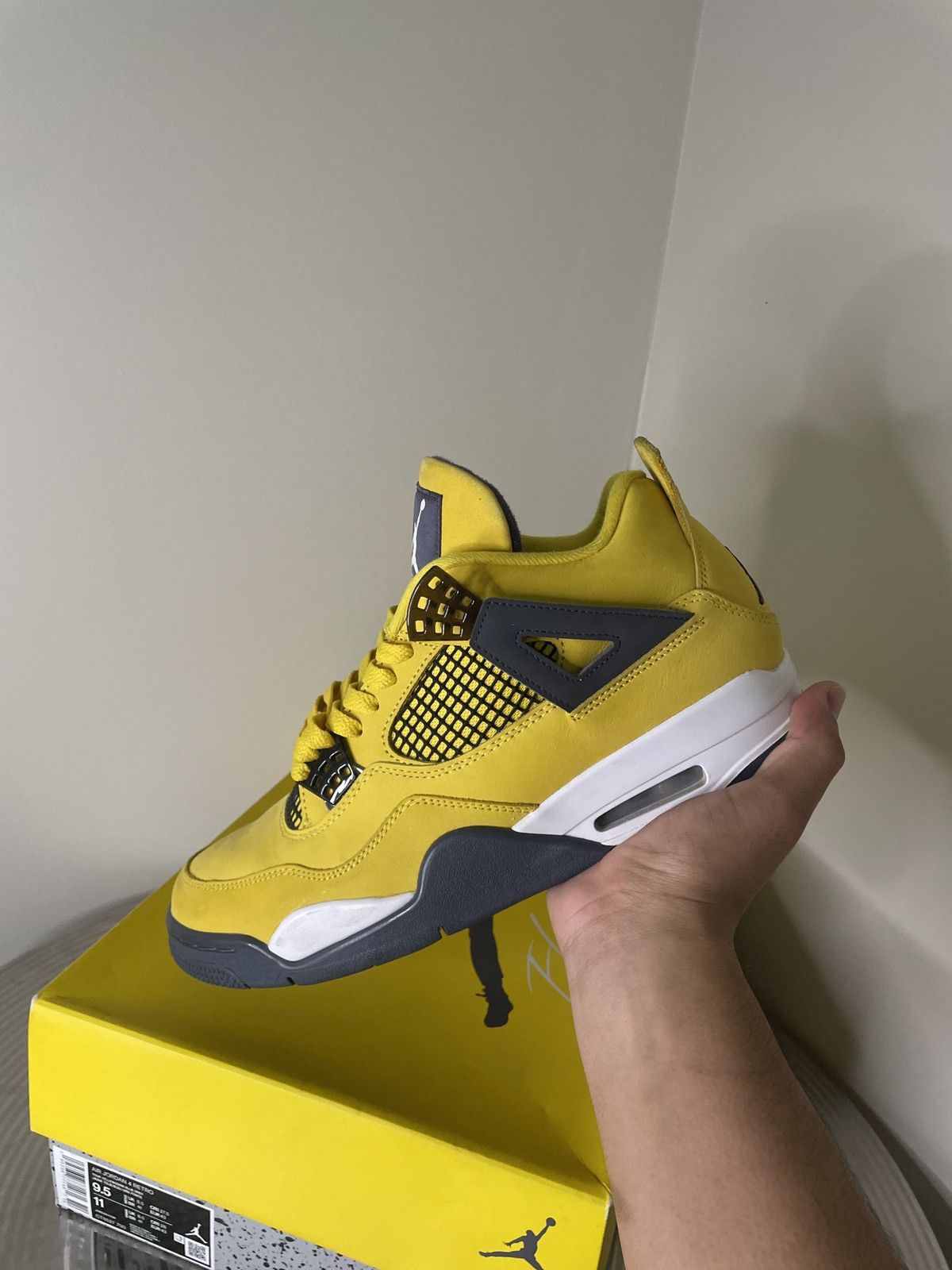 Jordan Brand Jordan 4 Lightning Size US 9.5 / EU 42-43 - 2 Thumbnail