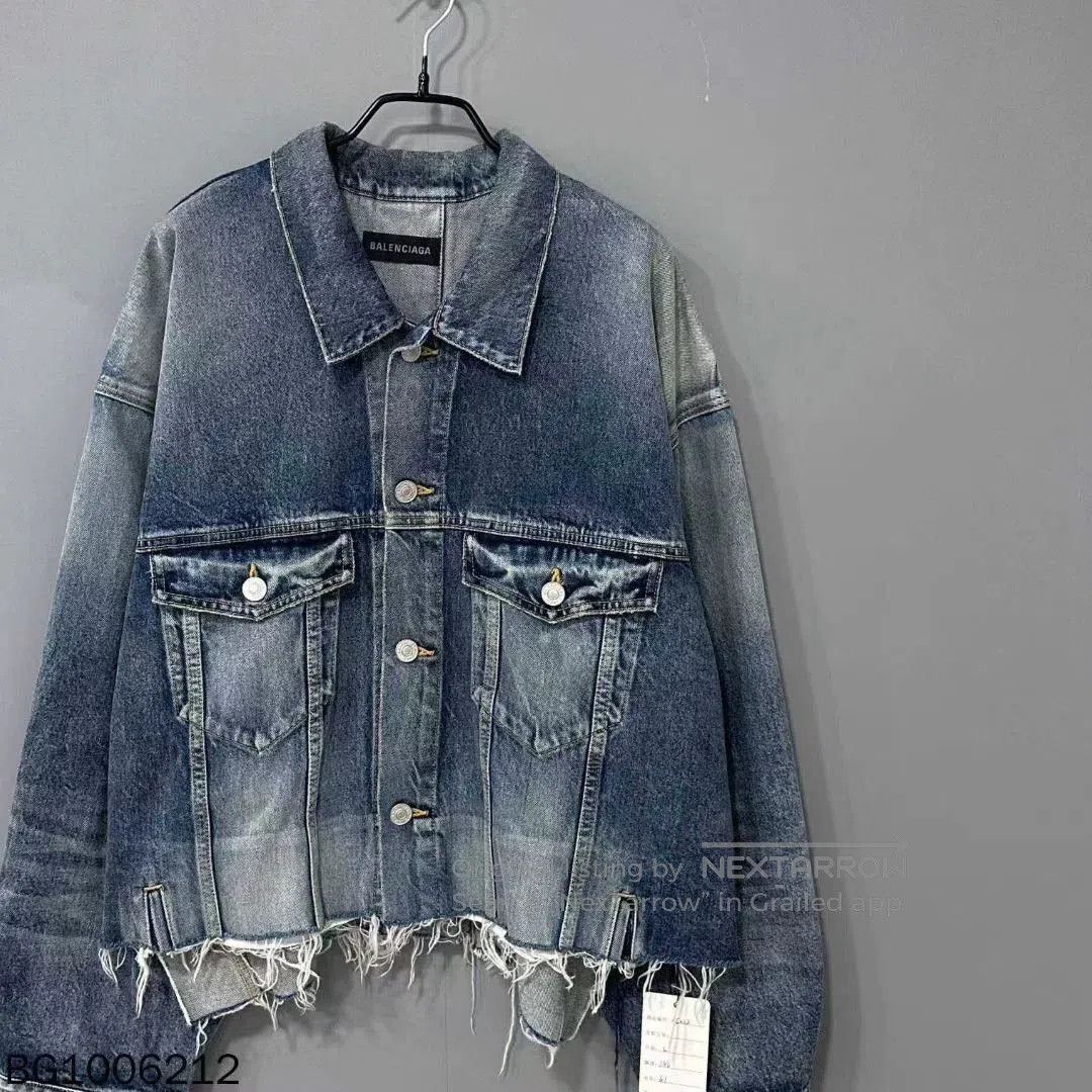 Balenciaga Distressed Oversized Denim Jacket Balenciaga. Size US XS / EU 42 / 0 - 2 Thumbnail