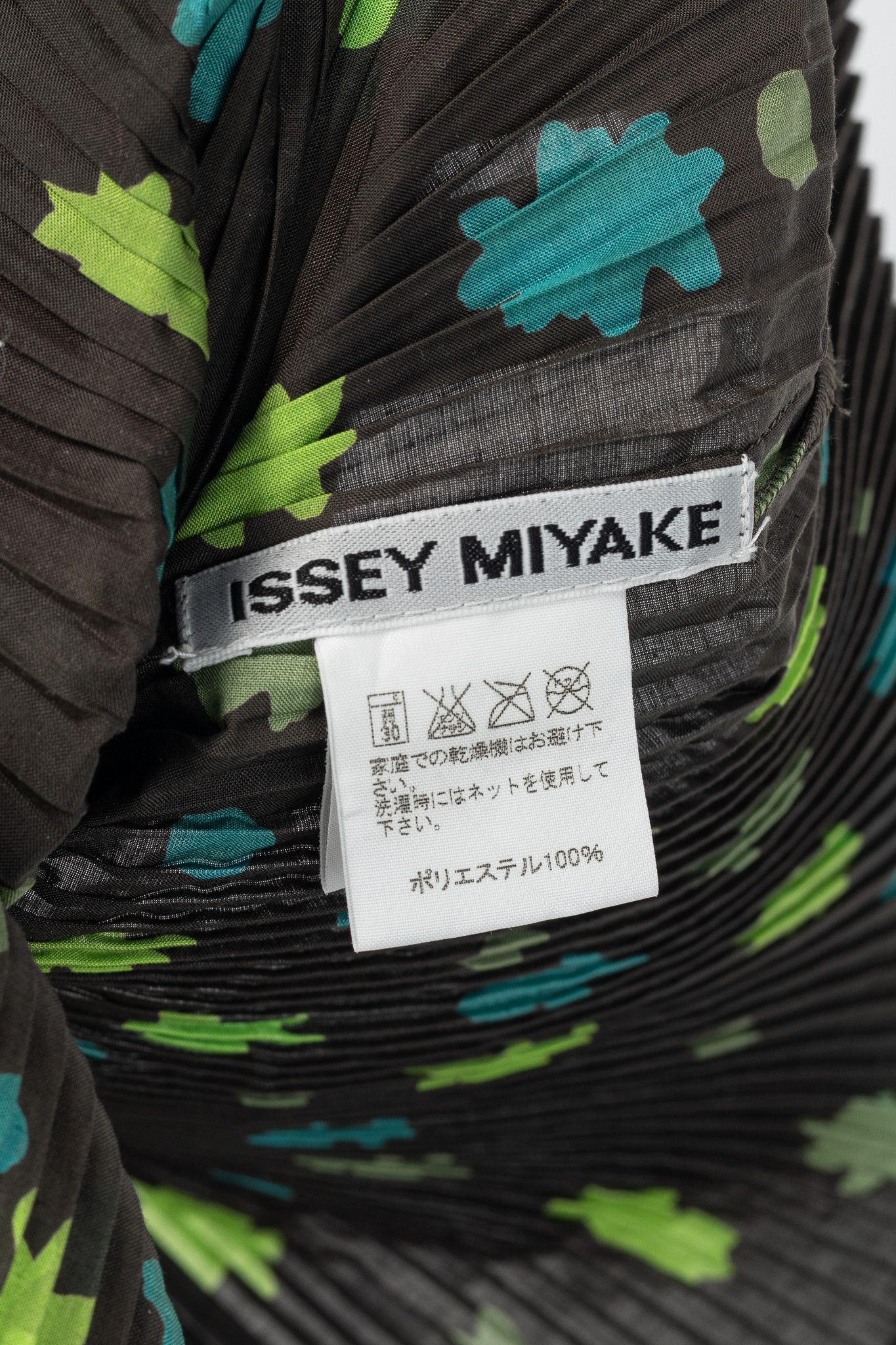 Issey Miyake Issey Miyake Green Floral Pleated Sleeveless Buttoned Top Size M / US 6-8 / IT 42-44 - 7 Thumbnail