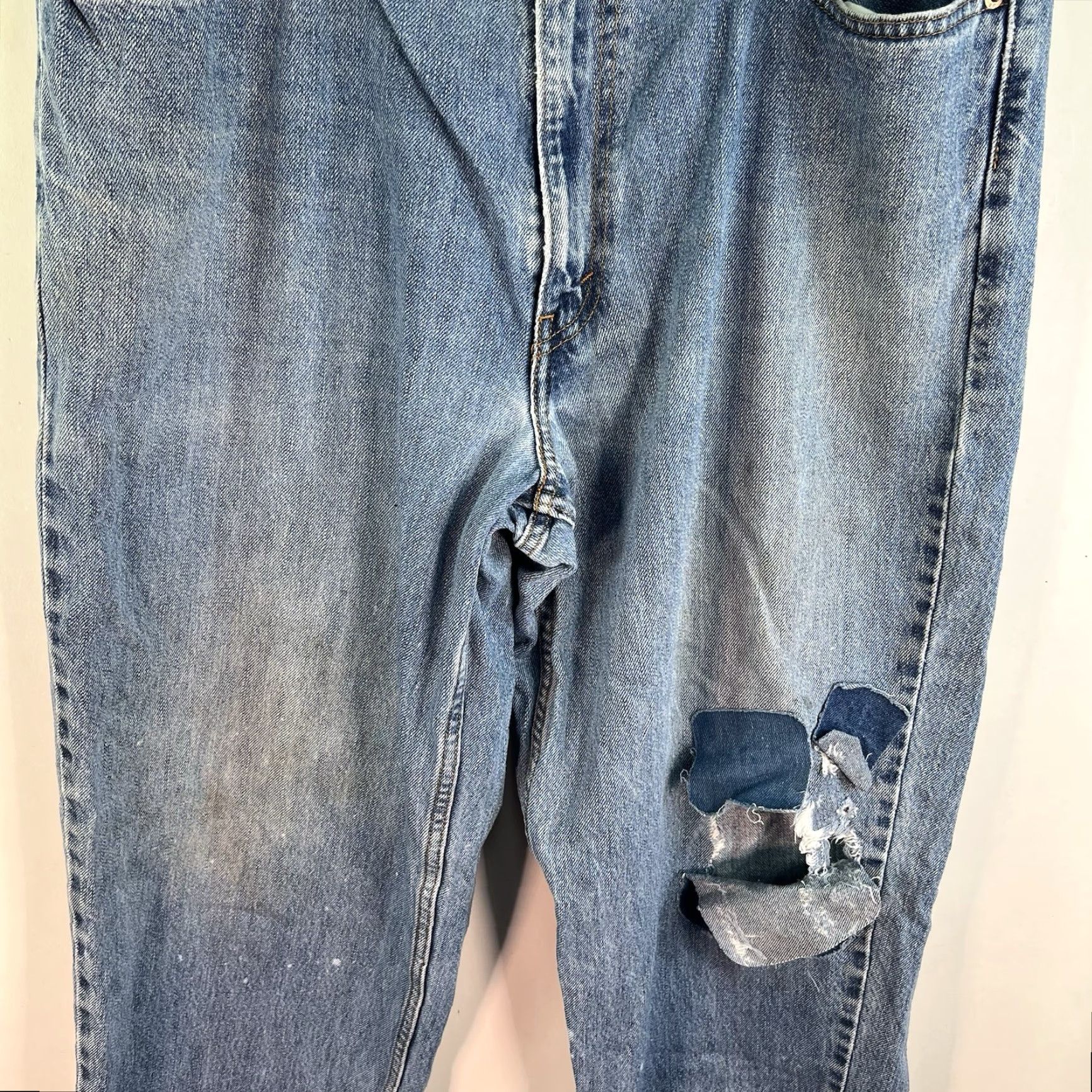 Levi's VINTAGE Levi's Jeans Men 36x32 Straight Fit Blue Denim 90s Distressed Comfortable Size US 36 / EU 52 - 3 Thumbnail