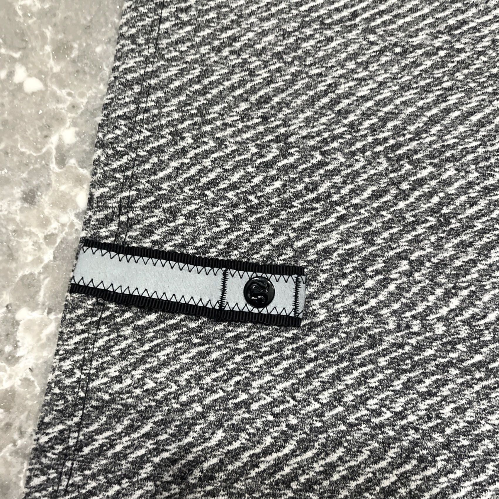 Lululemon Lululemon Scarf Infinity Wrap Vinyasa Knit Gray Black Logo Womens One Size Neck Warmer Multifunctional Autumn Winter Spring Size ONE SIZE - 2 Thumbnail