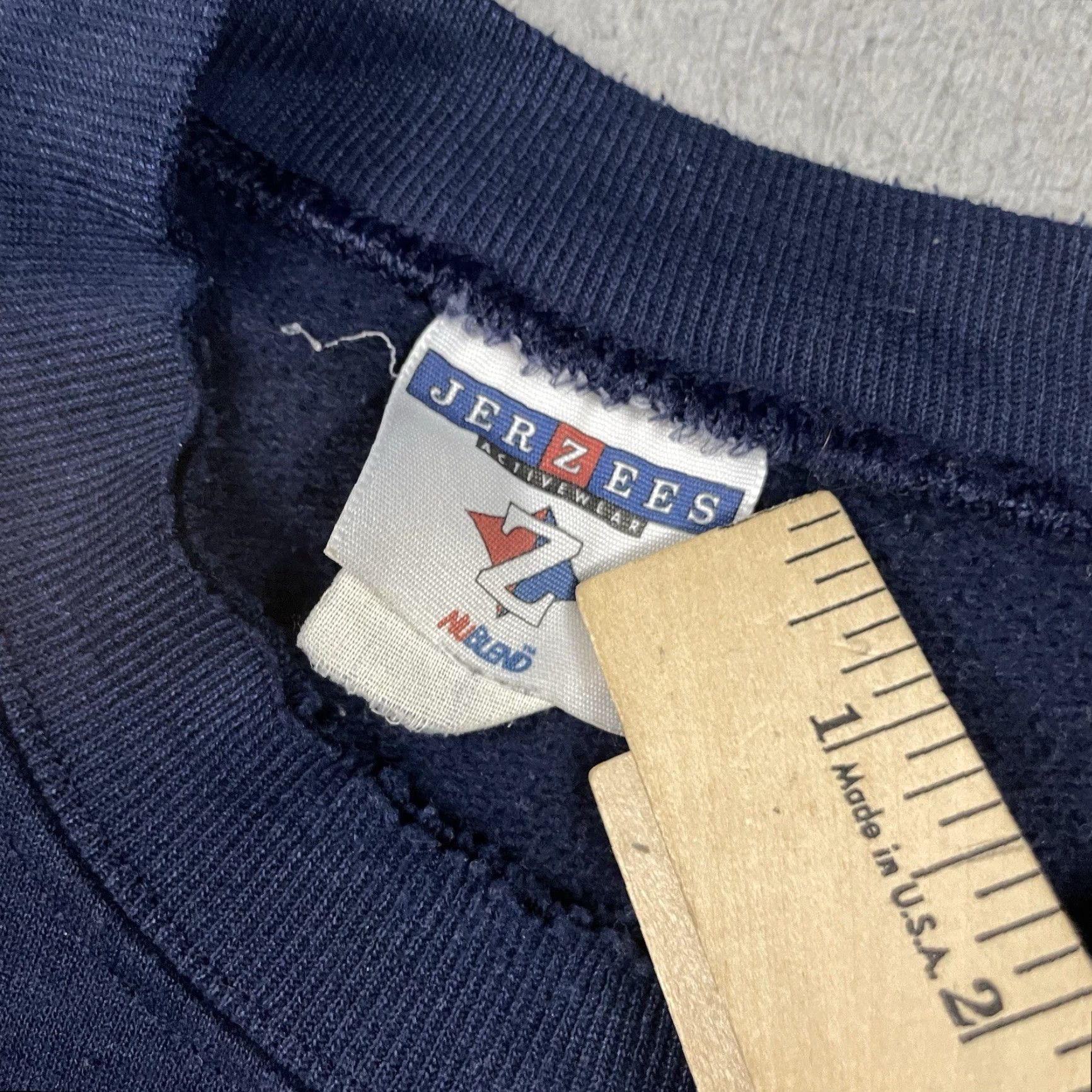 Jerzees VINTAGE Jerzees Sweatshirt Adult M Blue Distressed 90s Raglan Crew Neck Pullover Men Size US M / EU 48-50 / 2 - 3 Thumbnail