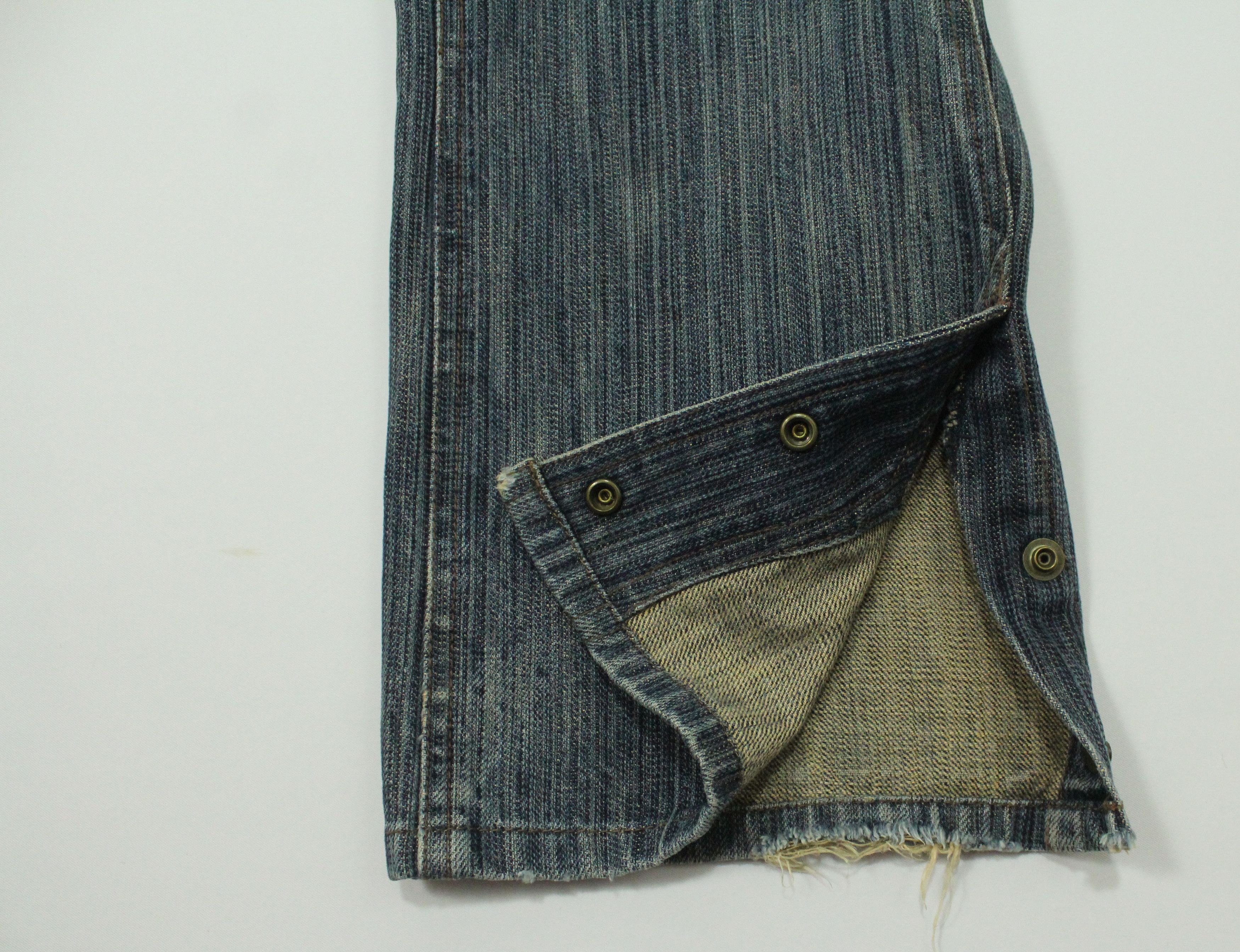 Japanese Brand Open Leg Button NICOLE CLUB FOR MEN Denim Pocket Button Size US 32 / EU 48 - 17 Thumbnail