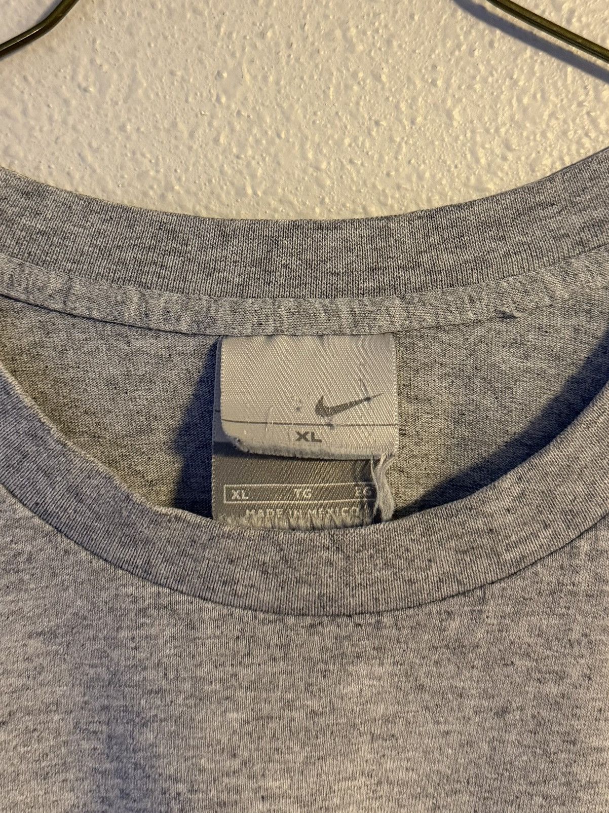 Nike vtg y2k nike small chest swoosh logo shirt xl Size US XL / EU 56 / 4 - 3 Thumbnail