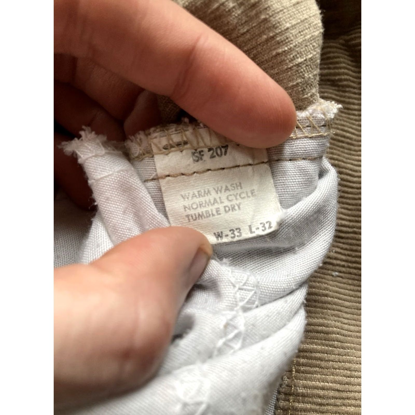 Levi's VINTAGE Levi's Pants Mens 33x32 Beige 519 USA Made 80s Corduroy Size US 33 - 6 Thumbnail