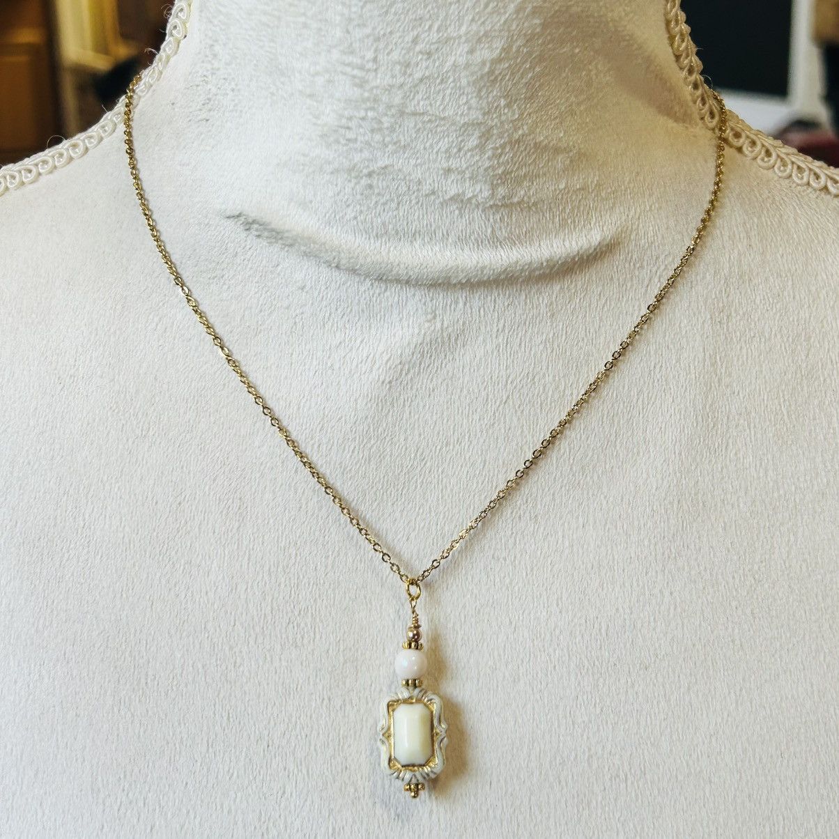Handmade Handcrafted elegant art glass beaded pendant necklace Size ONE SIZE - 3 Thumbnail