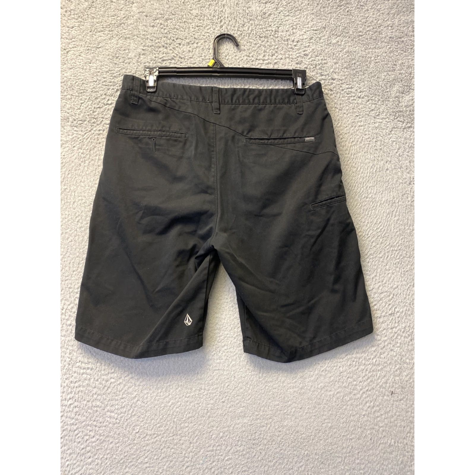 Volcom Volcom Shorts Mens Size 33 Black Flat Front Cotton Blend 96-53 Size US 33 - 6 Thumbnail