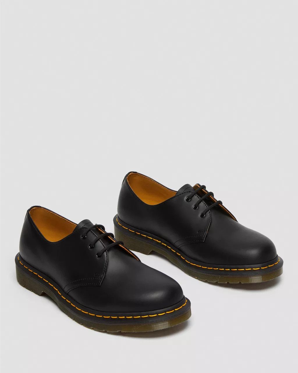 o1s22i1n1224 Smooth Lace-up Shoes in Black