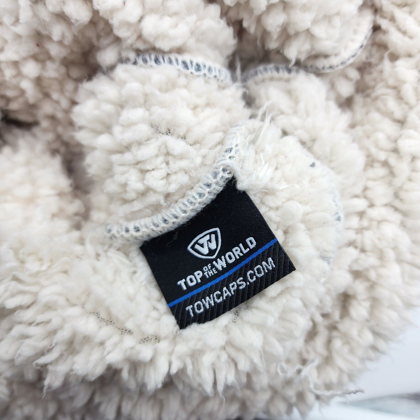 Top Of The World Iowa Hawkeyes Beanie Black Logo Cuffed Pom Sherpa Lined Size ONE SIZE - 4 Thumbnail