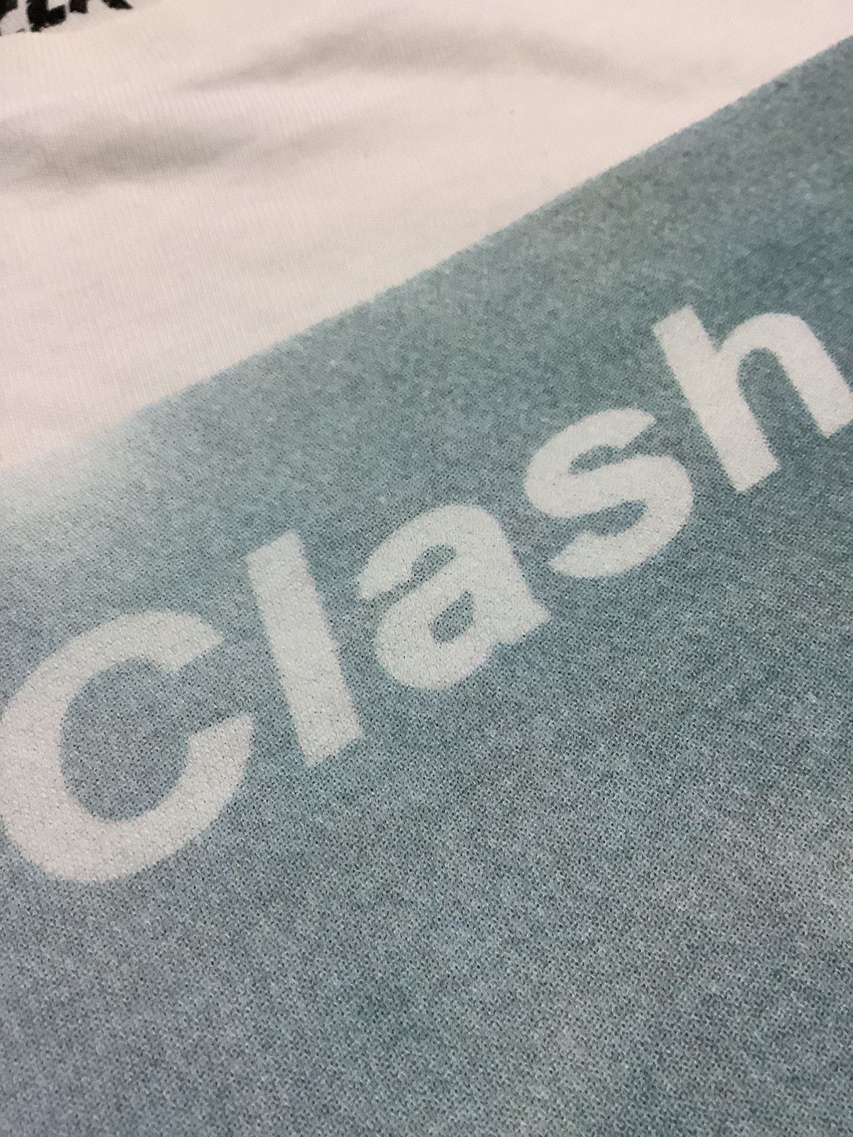 Band Tees × Uniqlo × Vintage Vintage Uniqlo x The Clash London Calling Band T Shirt Size US L / EU 52-54 / 3 - 11 Thumbnail