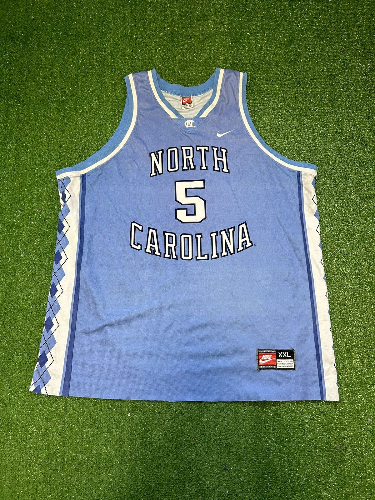 Nike × Vintage Vintage Nike UNC basketball jersey Size US XXL / EU 58 / 5 - 1 Thumbnail