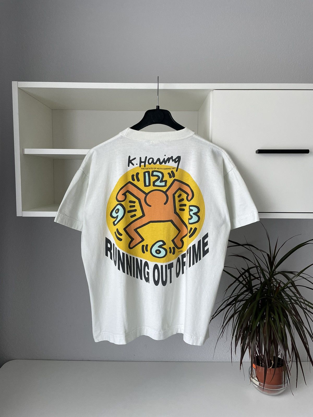 Keith Haring × Vintage Vintage Keith Haring 1991 T-Shirt Running Out Of Time Size US L / EU 52-54 / 3 - 1 Thumbnail