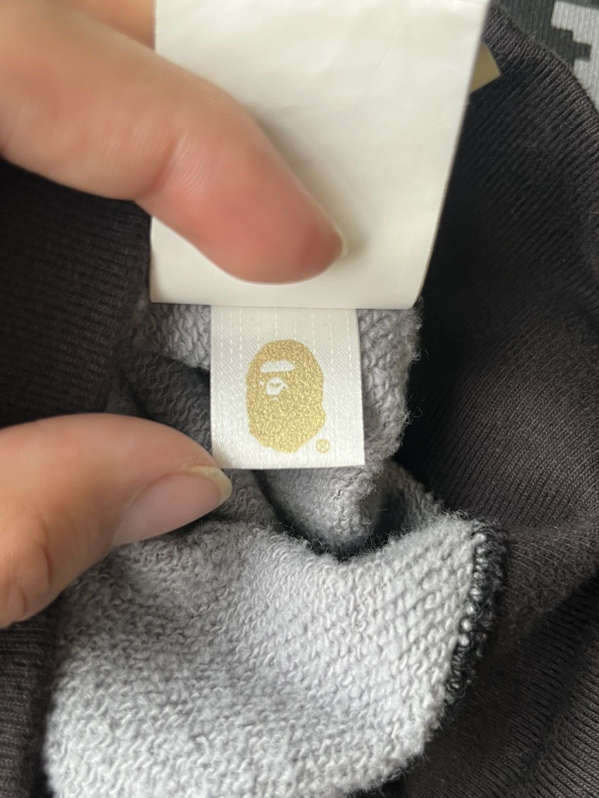 Bape USED BAPE DIGITAL CAMO SHARK CREWNECK “BLACK” SIZE XL Size US XL / EU 56 / 4 - 22 Thumbnail
