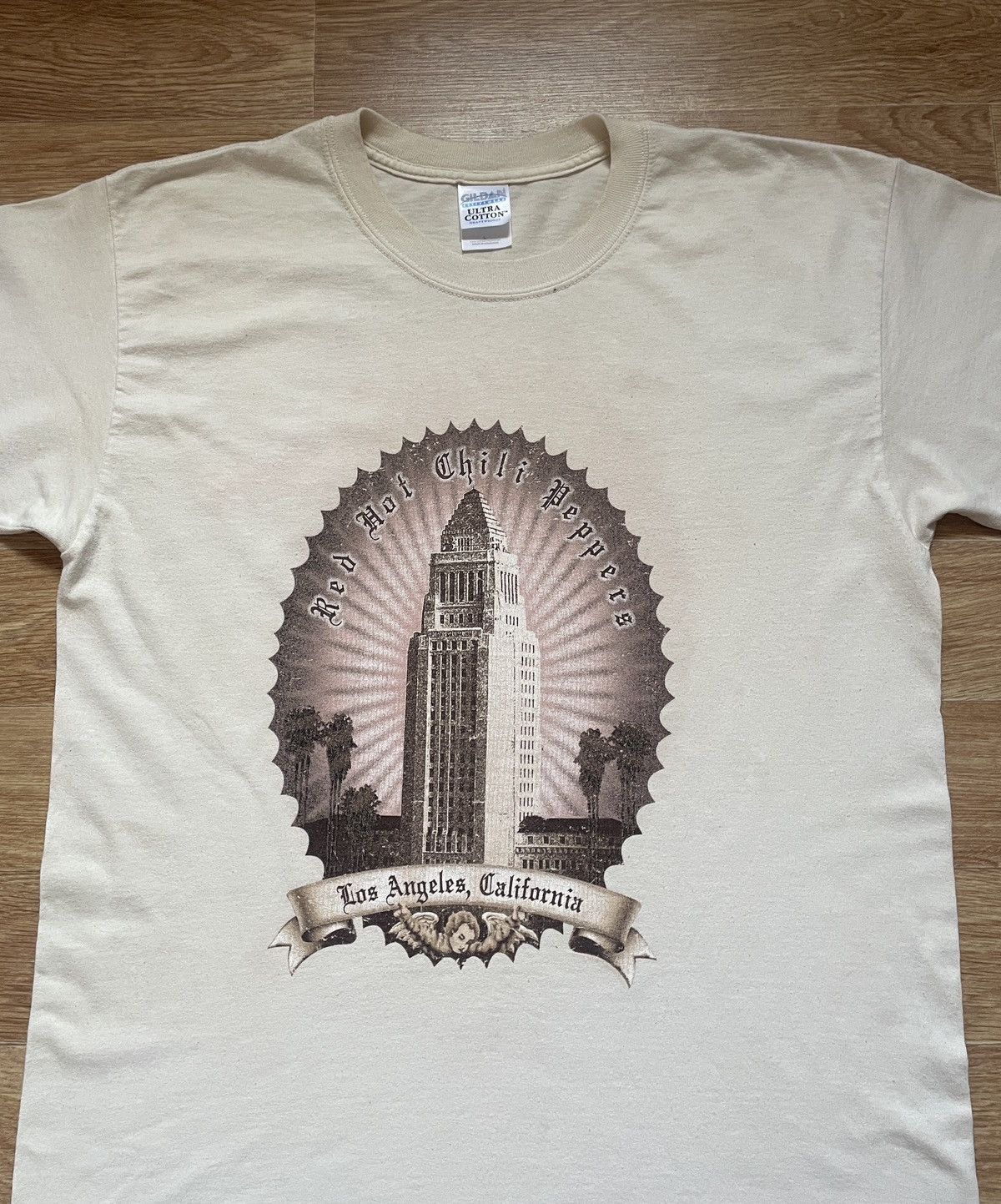 Fruit Of The Loom Vintage 2004 Red Hot Chilli Peppers Tour T Shirt Size L Size US L / EU 52-54 / 3 - 2 Thumbnail