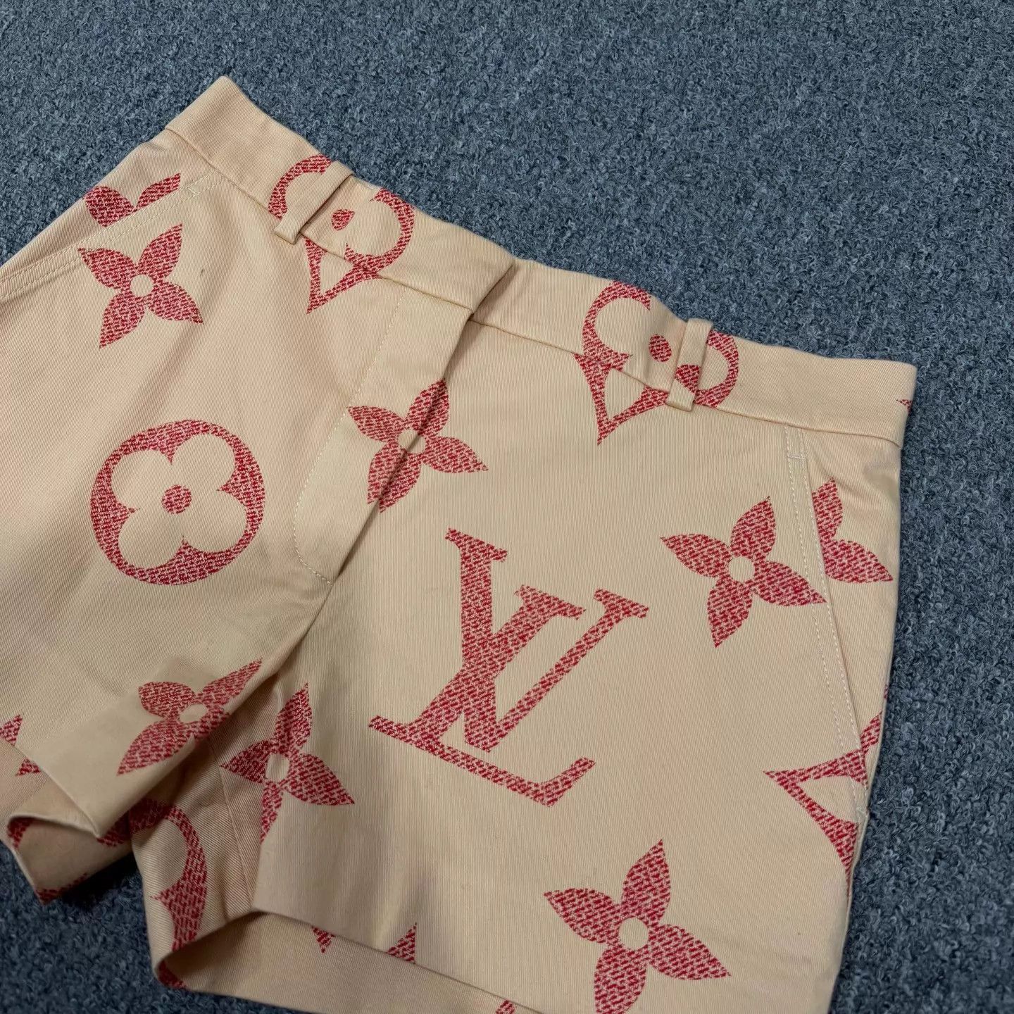 Louis Vuitton LV Monogram All Over Short 36 95 New Size 26" / US 2 / IT 38 - 3 Thumbnail