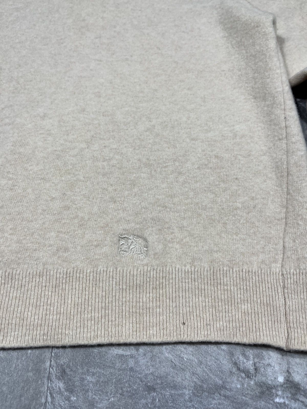 Burberry Burberry London Beige Cashmere Sweater Size 40 Size S / US 4 / IT 40 - 2 Thumbnail