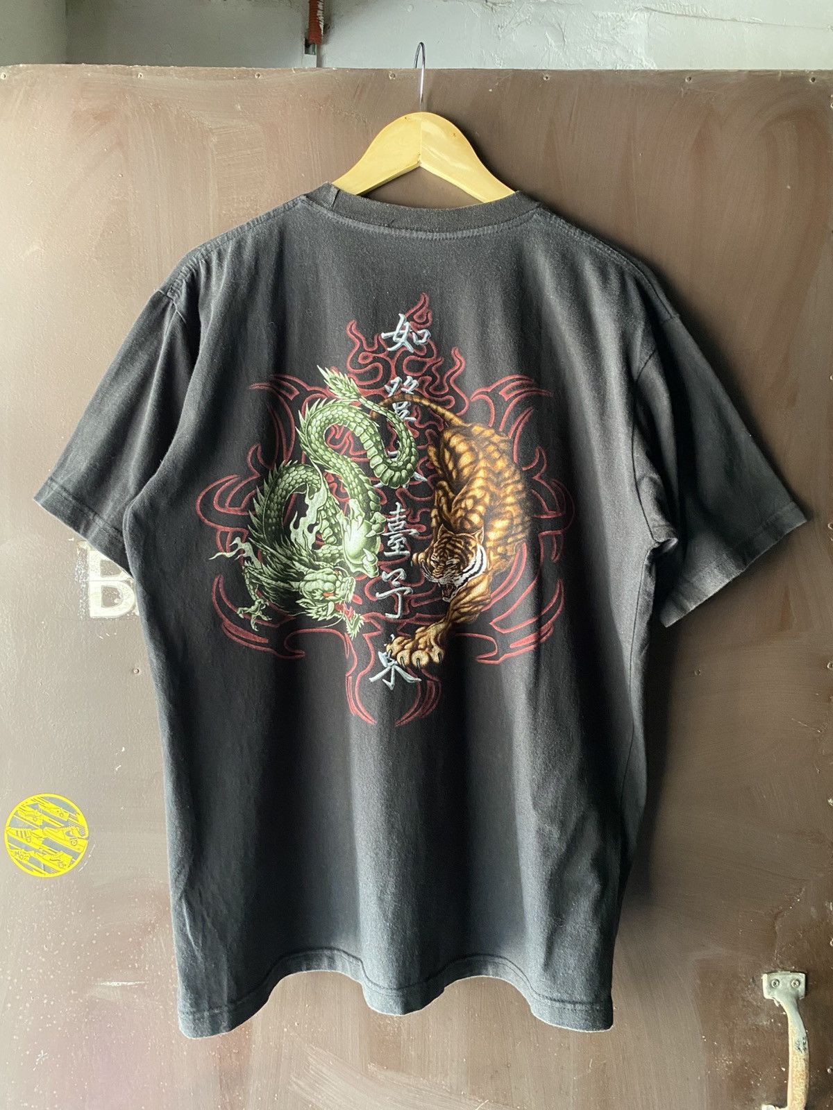 Vintage Vintage Guardians of Paradise ,Battle Dragon & tiger T-Shirt Size US M / EU 48-50 / 2 - 1 Thumbnail