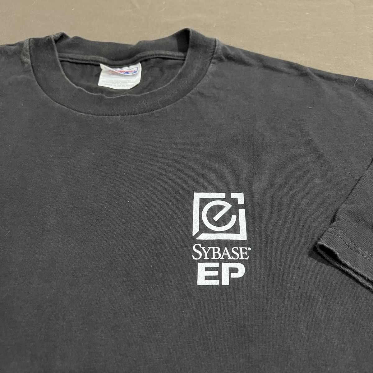 Arts & Science Vintage 90s Sybase EP Tech Software Faded graphic streetwear Size US XL / EU 56 / 4 - 5 Thumbnail