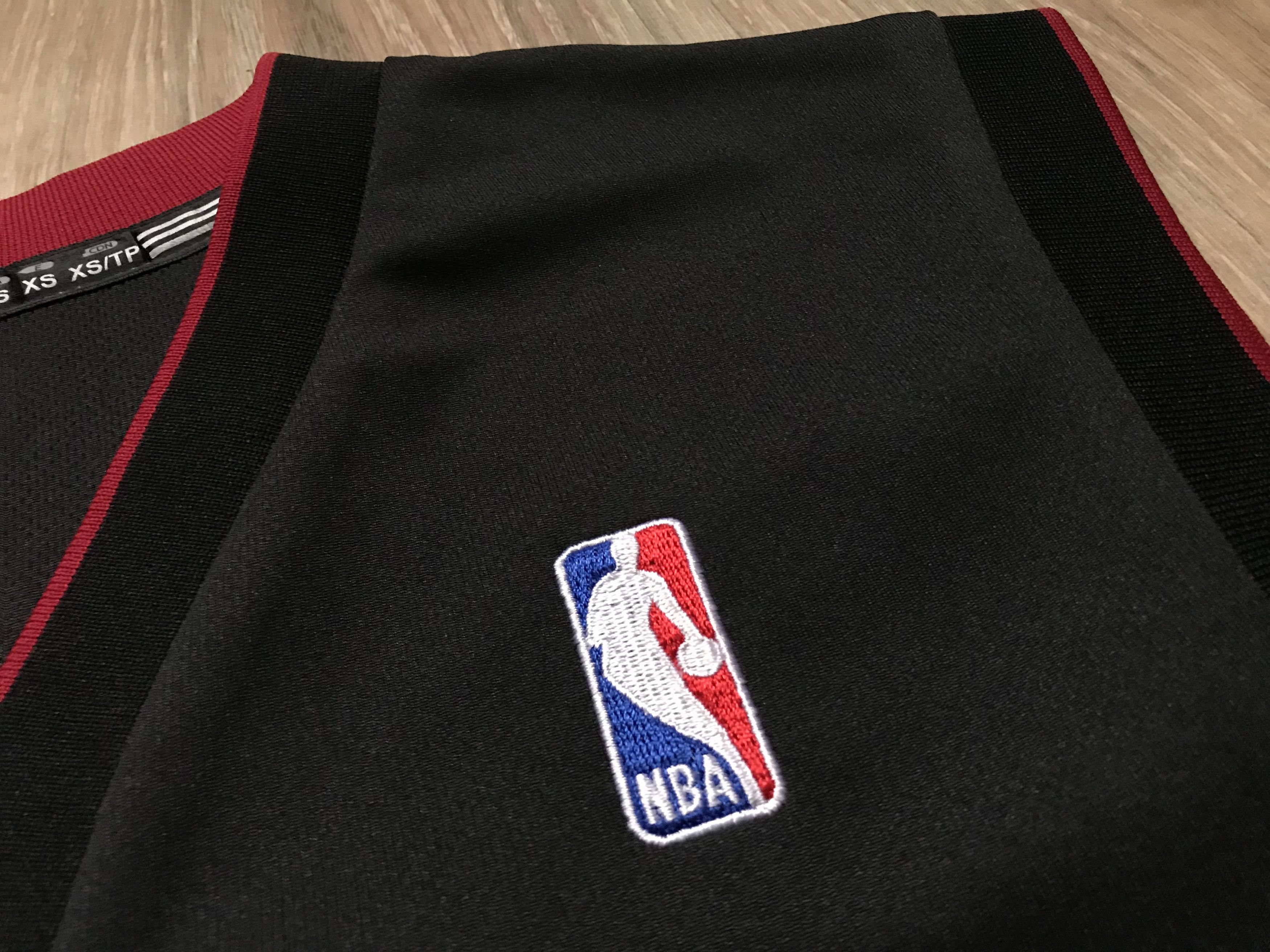 Adidas × NBA × Vintage Adidas Vintage Miami Heat LeBron James #6 Jersey Size US XS / EU 42 / 0 - 3 Thumbnail