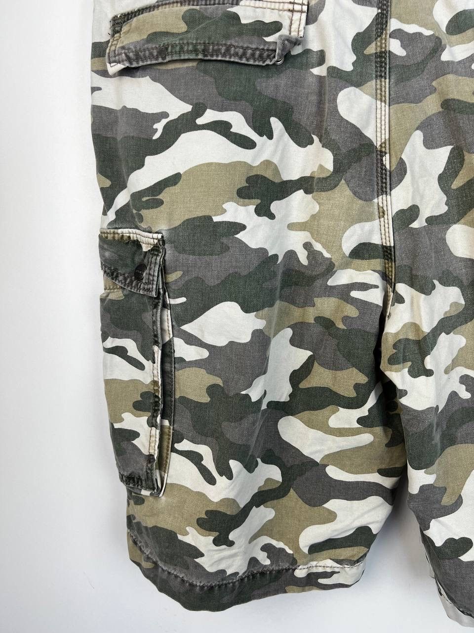 Carhartt Carhartt workwear vintage streetwear cargo shorts size 40 Size US 40 / EU 56 - 11 Thumbnail