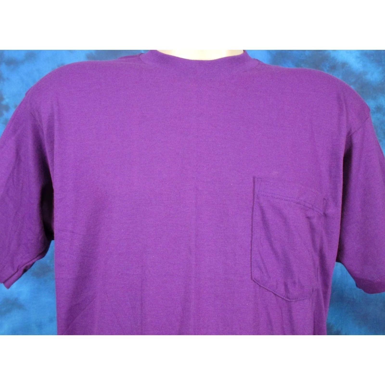 Vintage VINTAGE DEADSTOCK 80s SHIRT LARGE PURPLE POCKET T-Shirt Mens 80s 90s Beach NOS Blank Paper Thin Size US L / EU 52-54 / 3 - 4 Thumbnail