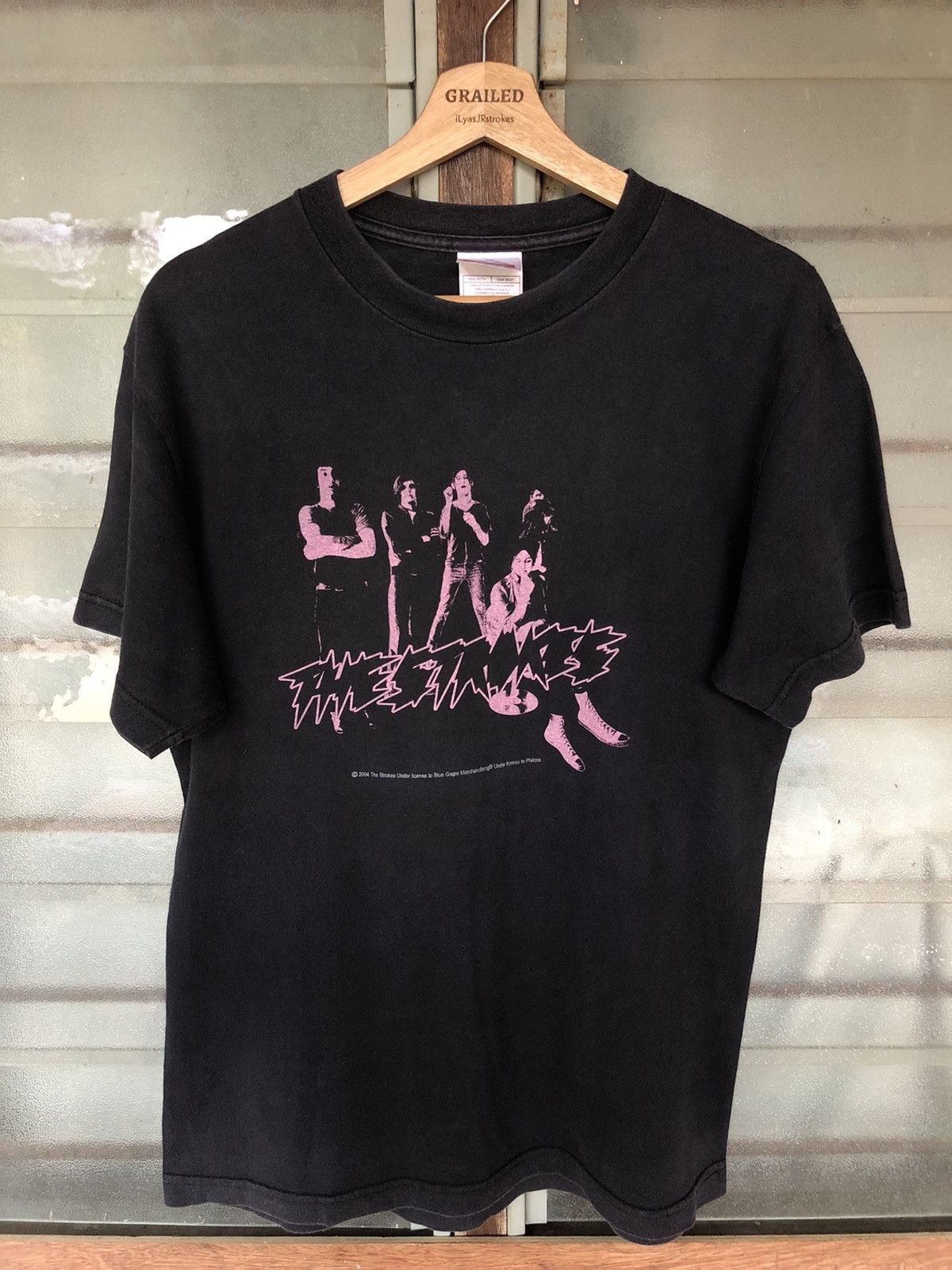 Band Tees Vintage 2004 The Strokes Line Up Rock Band Shirt Tee Size US M / EU 48-50 / 2 - 1 Thumbnail