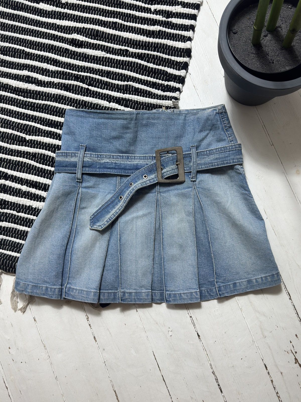 Other VINTAGE PLEATED 2000s WITH BELT MINI SKIRT Size 28" / US 6 / IT 42 - 1 Thumbnail