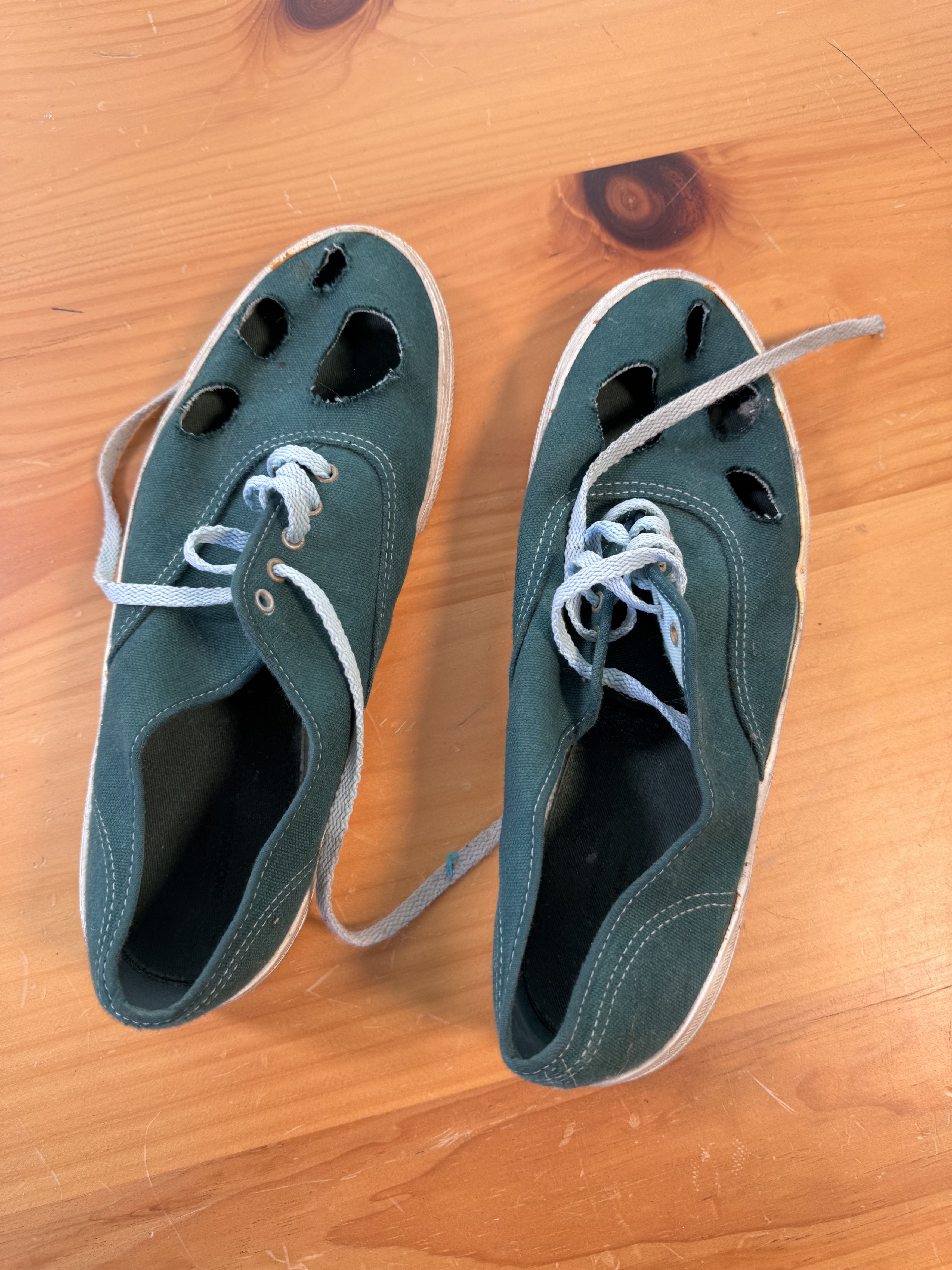 Comme des Garcons Comme des garçons RUNWAY homme plus hole sneakers cutout Size US 8.5 / EU 41-42 - 6 Thumbnail