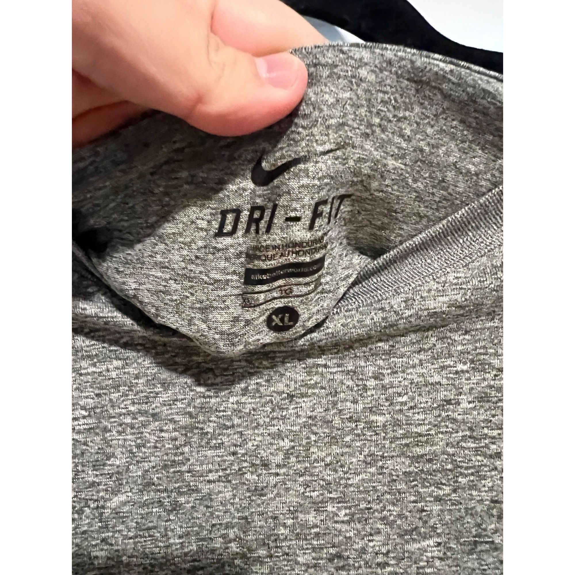 Nike Nike DriFit Long Sleeve Shirt - Size XL Size US XL / EU 56 / 4 - 2 Thumbnail