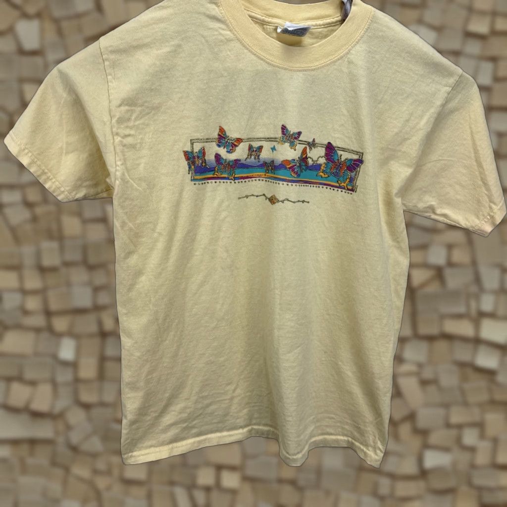 Gildan VINTAGE Butterflies Nature T Shirt Large Yellow Gildan Cotton Short Sleeve Crew Neck 90s Art Tee Unisex Adults Mens Womens Size US L / EU 52-54 / 3 - 1 Thumbnail