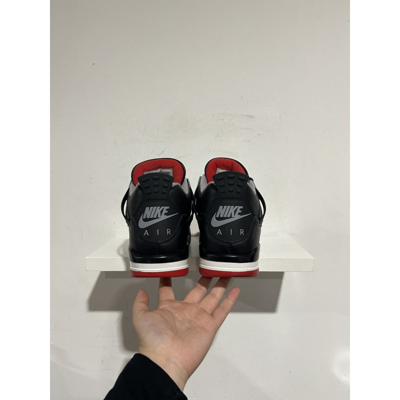 Nike JORDAN 4 RETRO BRED REIMAGINED SIZE 10.5 PREOWNED Size US 10.5 / EU 43-44 - 4 Thumbnail
