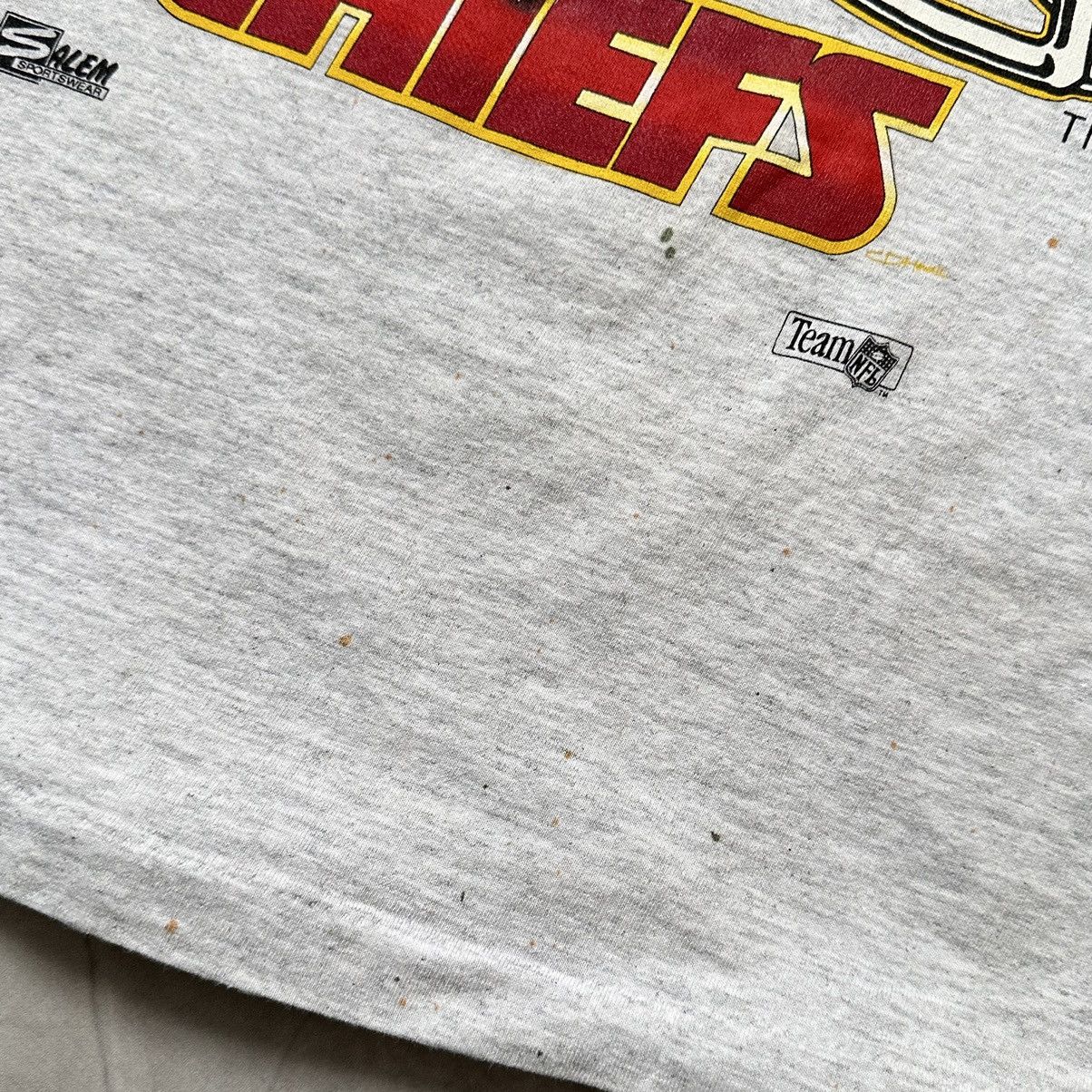 NFL Vintage 90s Kansas City Chiefs NFL Faded Painted T Shirt Size US XL / EU 56 / 4 - 9 Thumbnail