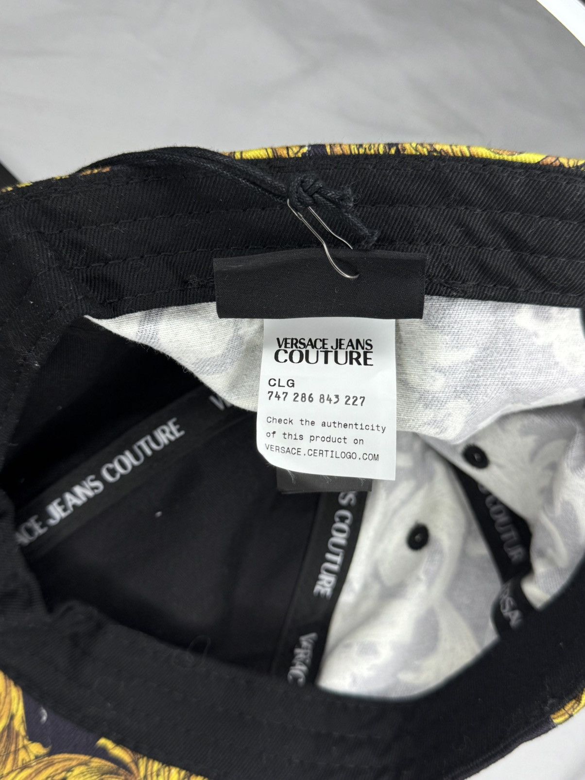 Versace × Versace Jeans Couture Versace Jeans Couture Baroque Print Cap Size ONE SIZE - 4 Thumbnail