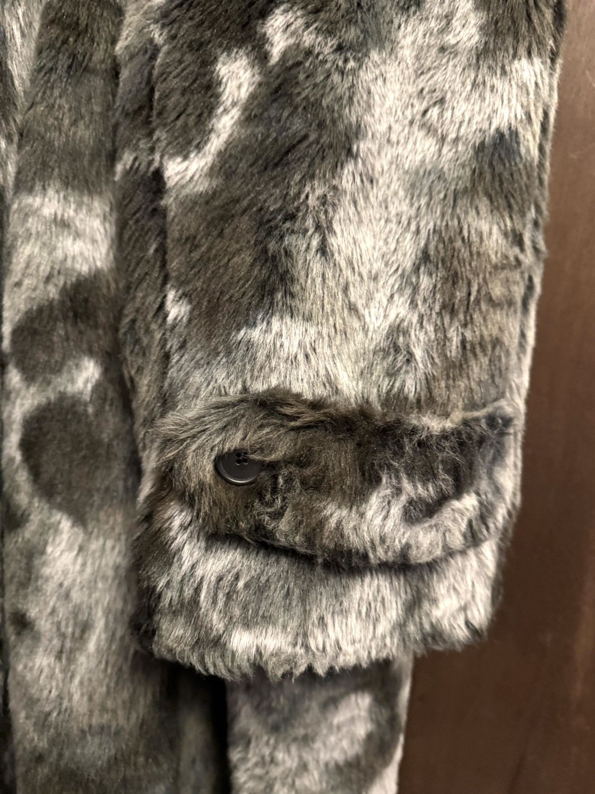 Balenciaga balenciaga faux fur printed runway coat men 46 oversized Size US S / EU 44-46 / 1 - 12 Thumbnail