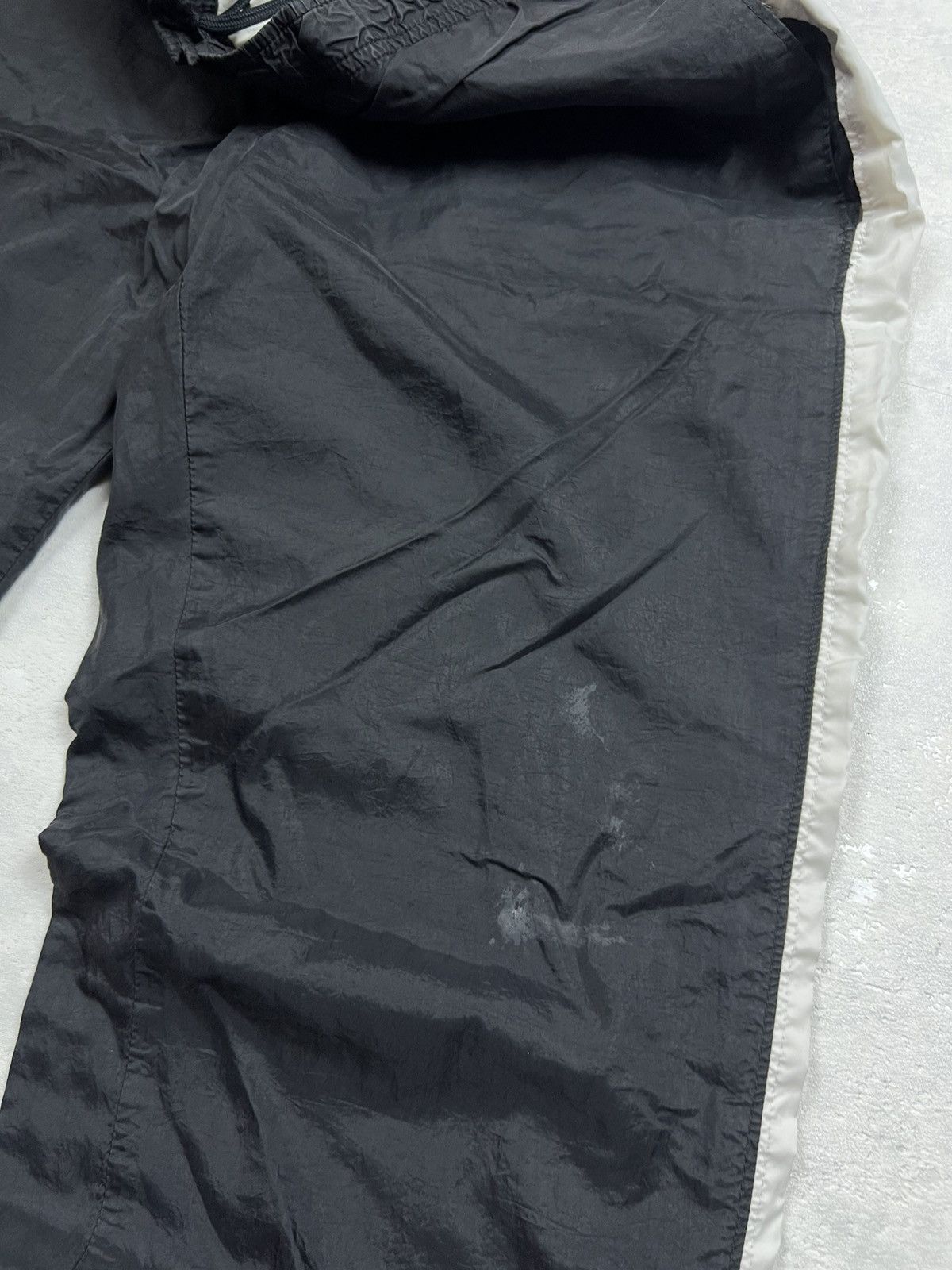 Nike 90s Nike Embroidered Logo Vintage Y2K Parachute Nylon Pants Size US 32 / EU 48 - 5 Thumbnail