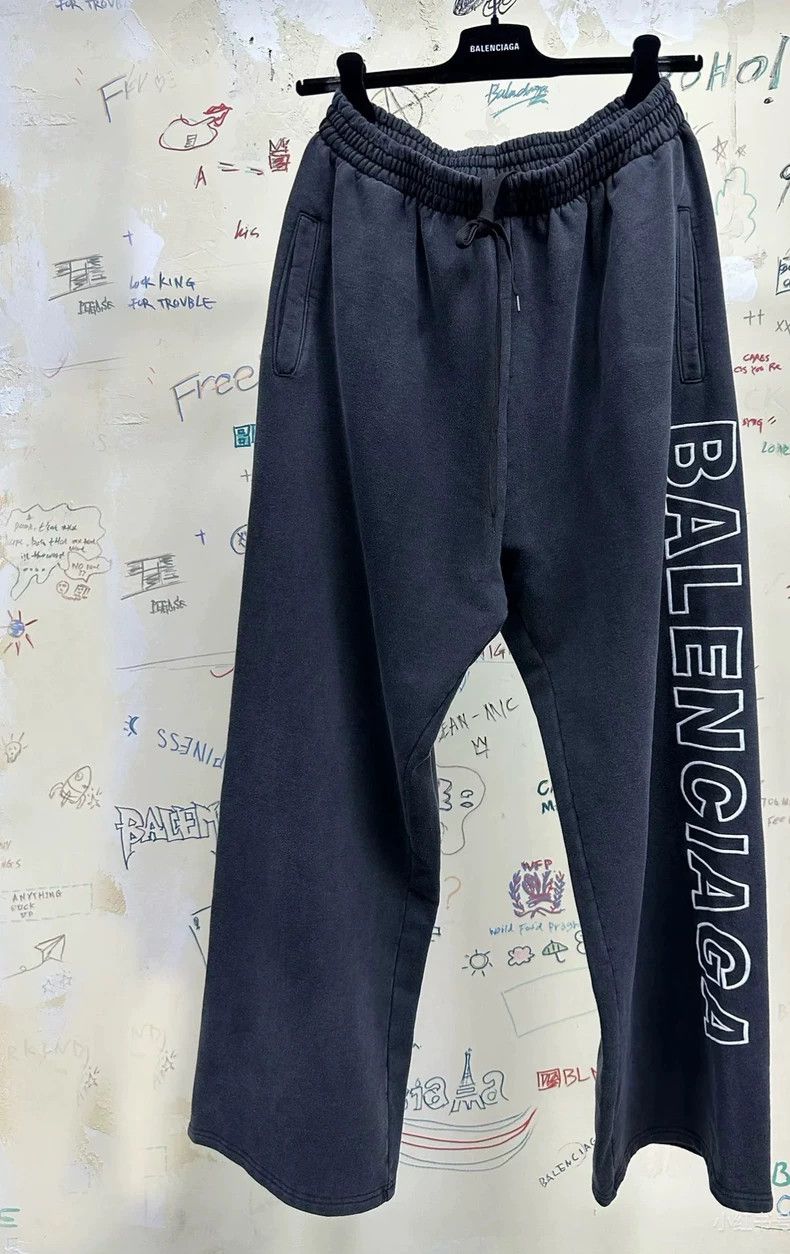 Balenciaga Balenciaga size L Pants, sports and leisure style, large l Size US 27 - 1 Thumbnail
