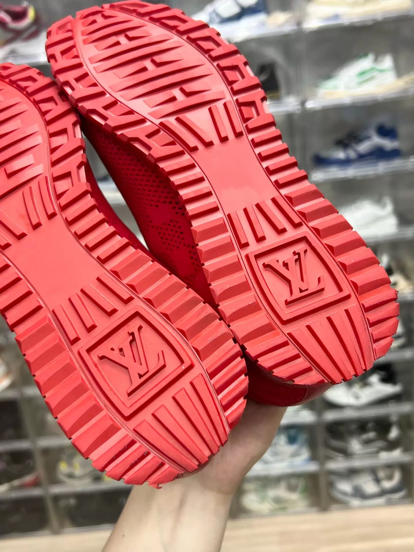 Louis Vuitton LV Red Monogram Mesh LowTop Sneakers 39.5 Like New Size US 6.5 / EU 39-40 - 9 Thumbnail