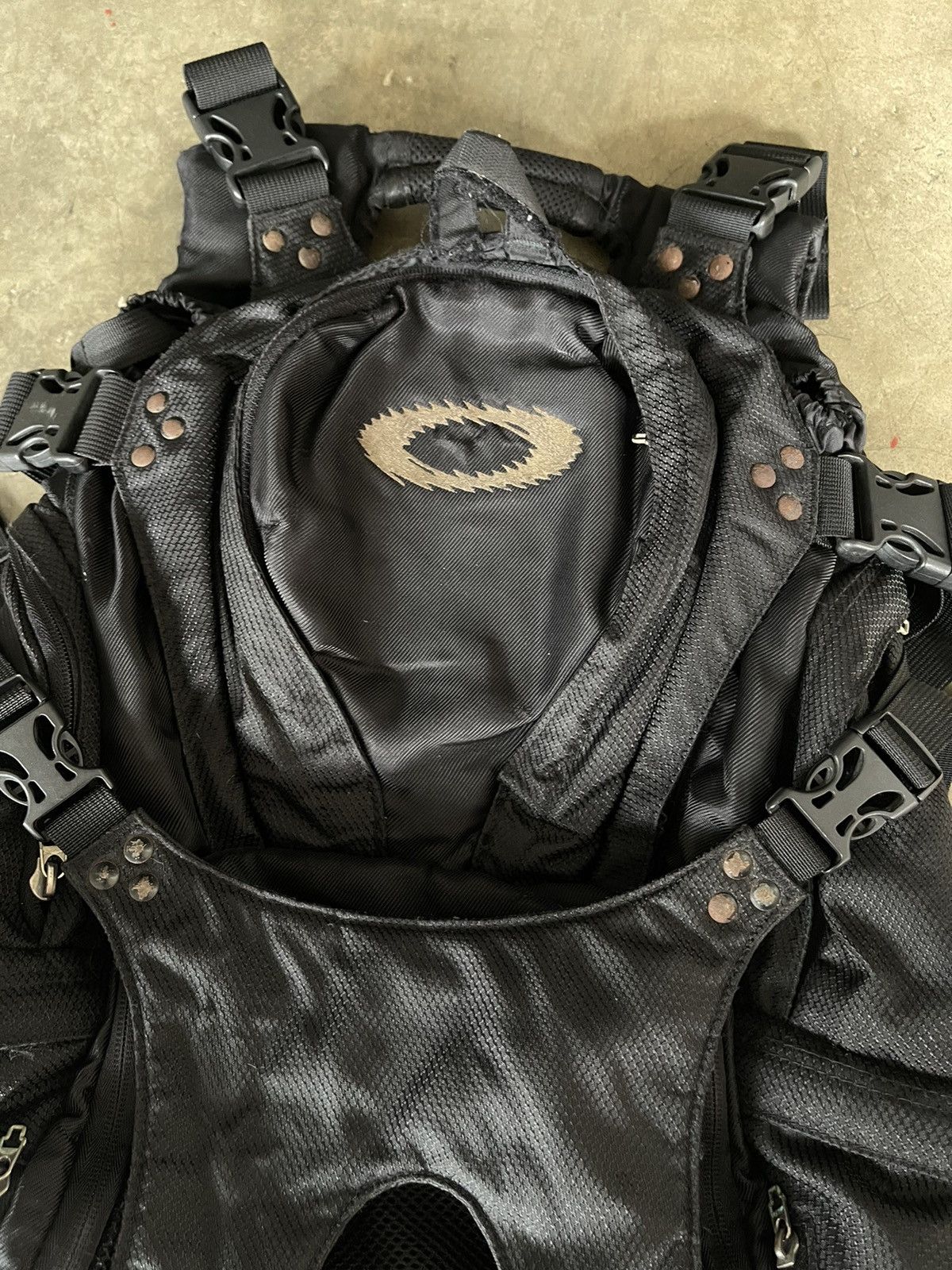 Oakley Vintage 00s Deep Black Tactical Icon Special Material Oakley Size ONE SIZE - 3 Thumbnail