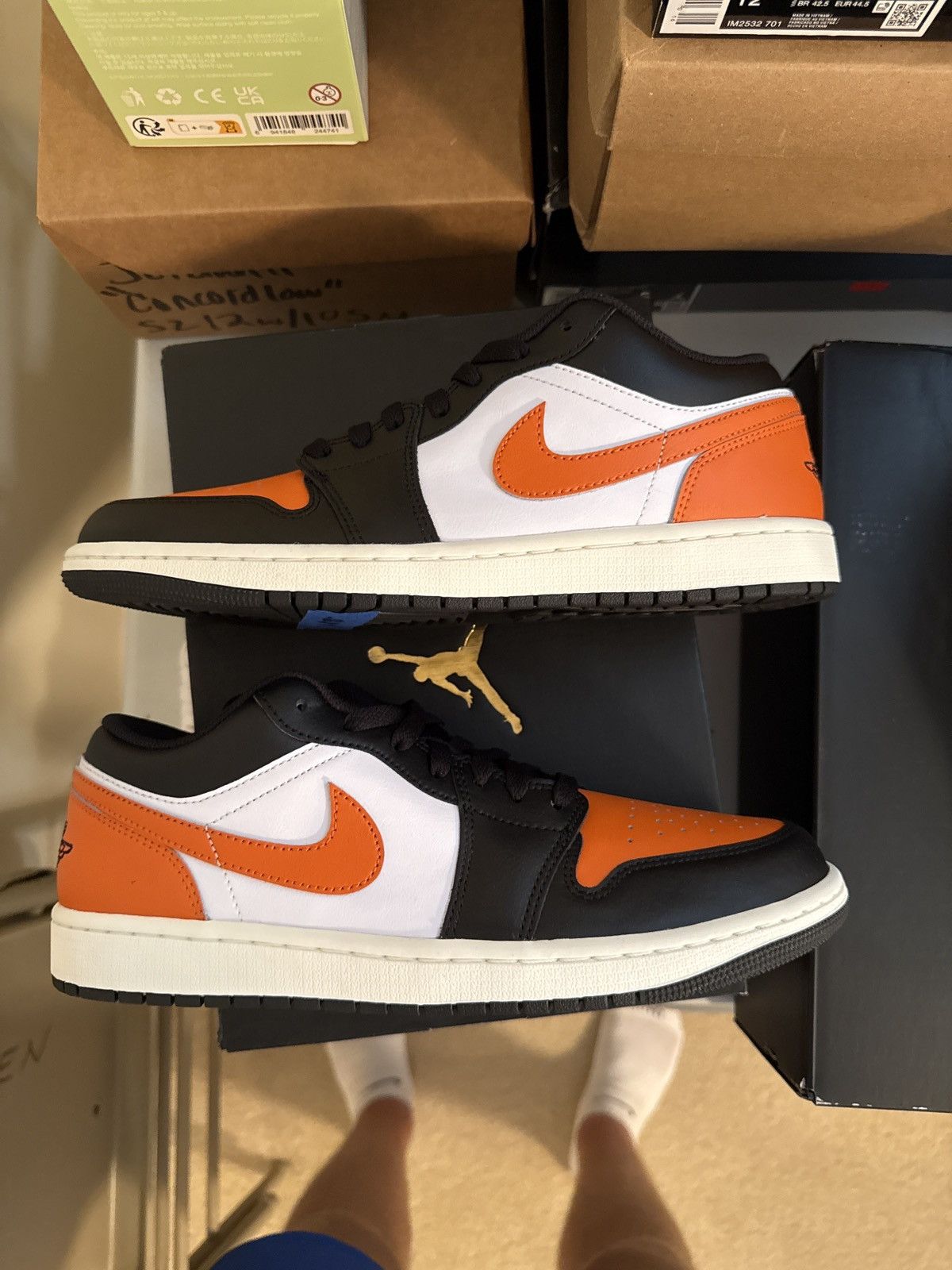 Jordan Brand Jordan 1 Low Shattered Backboard Size US 10.5 / EU 43-44 - 4 Thumbnail