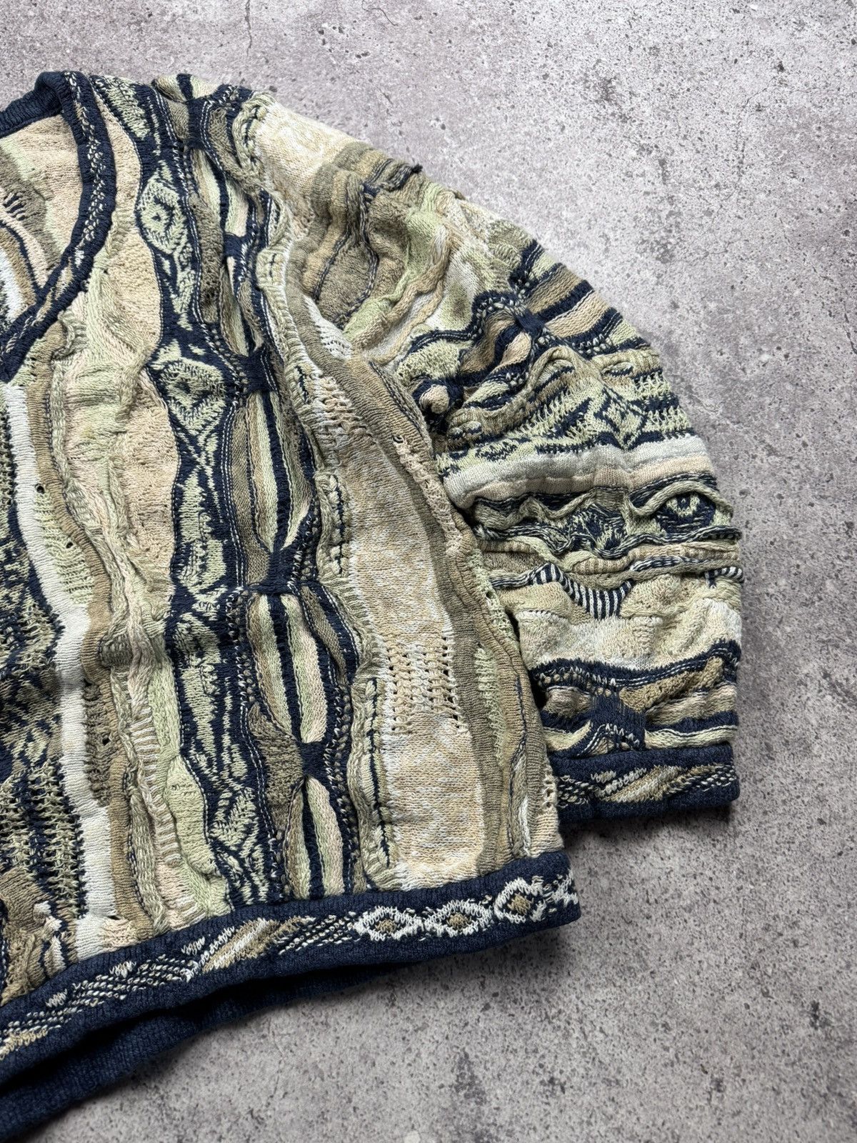 Japanese Brand Vintage Avantgarde Coogi Style Knit Sweater V neck Y2K Japan Size US M / EU 48-50 / 2 - 5 Thumbnail