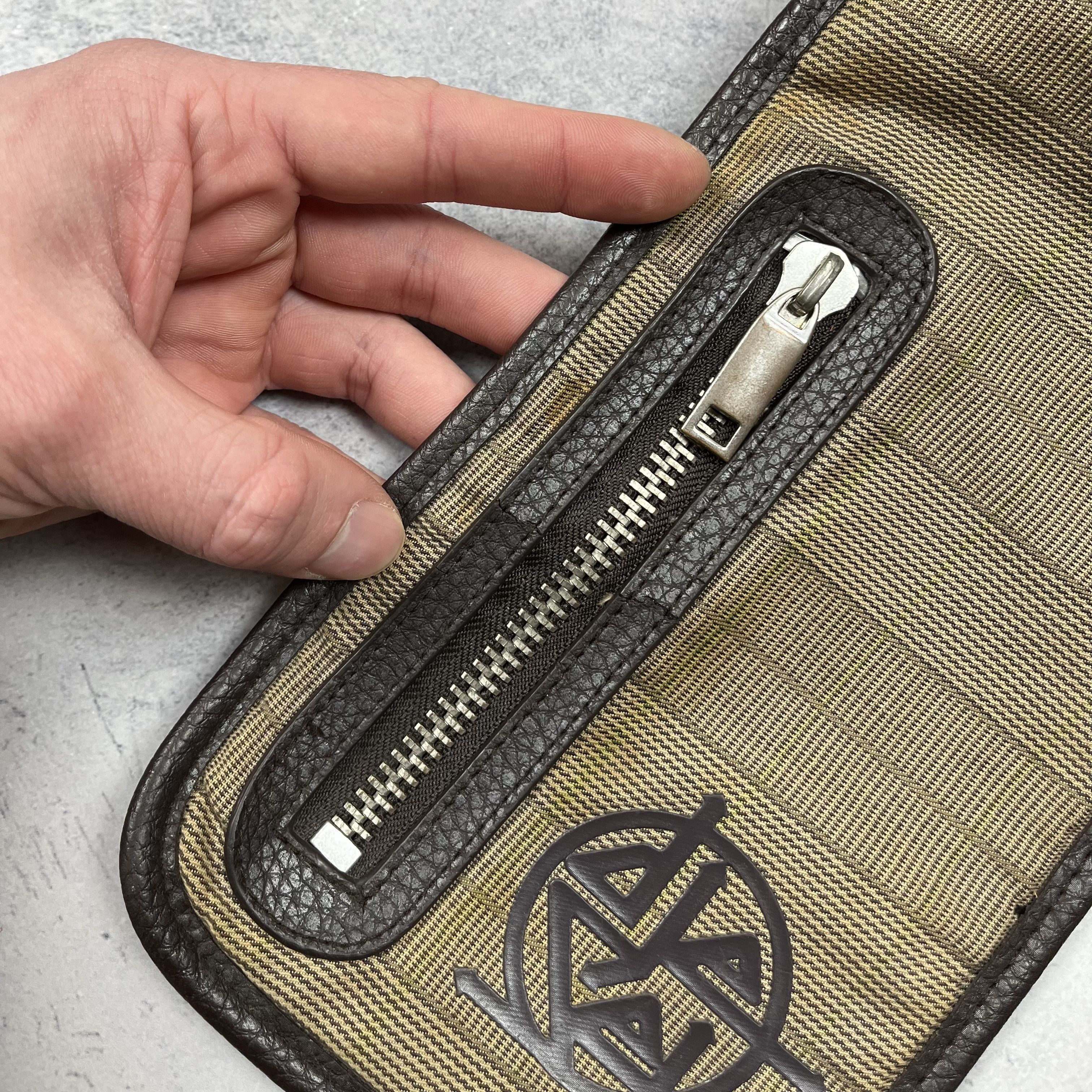 Diesel Vintage Diesel Avant-Garde Shoulder Bag 2000’s Size ONE SIZE - 13 Thumbnail