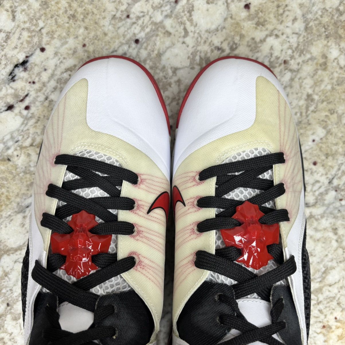 Nike Size 14 - Nike LeBron 9 Miami Heat Home Very Clean OG Box Size US 14 / EU 47 - 8 Thumbnail