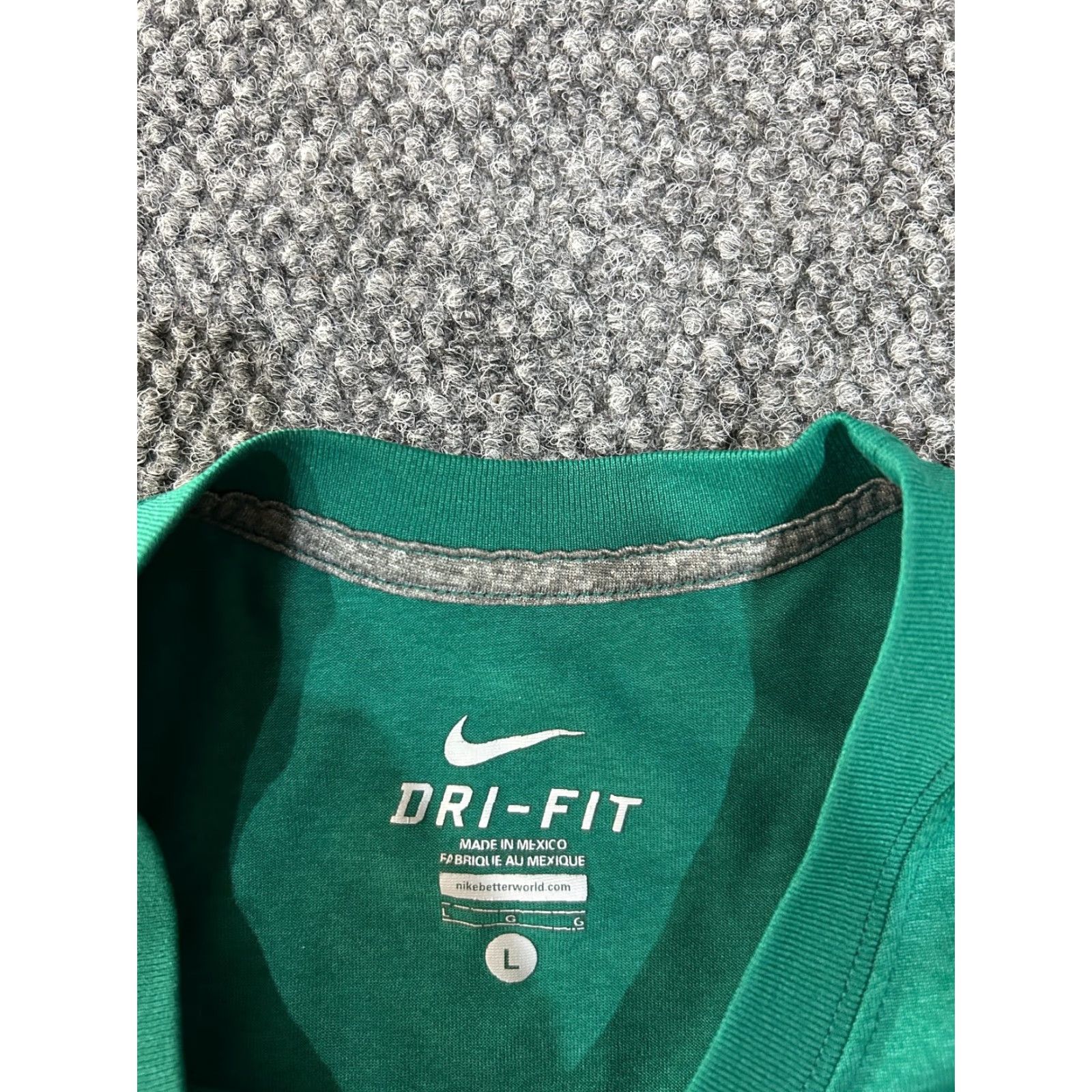 Nike Nike Dri-Fit T-Shirt Men's Large Green Breathable Athletic Training Running Shirt Size US L / EU 52-54 / 3 - 5 Thumbnail