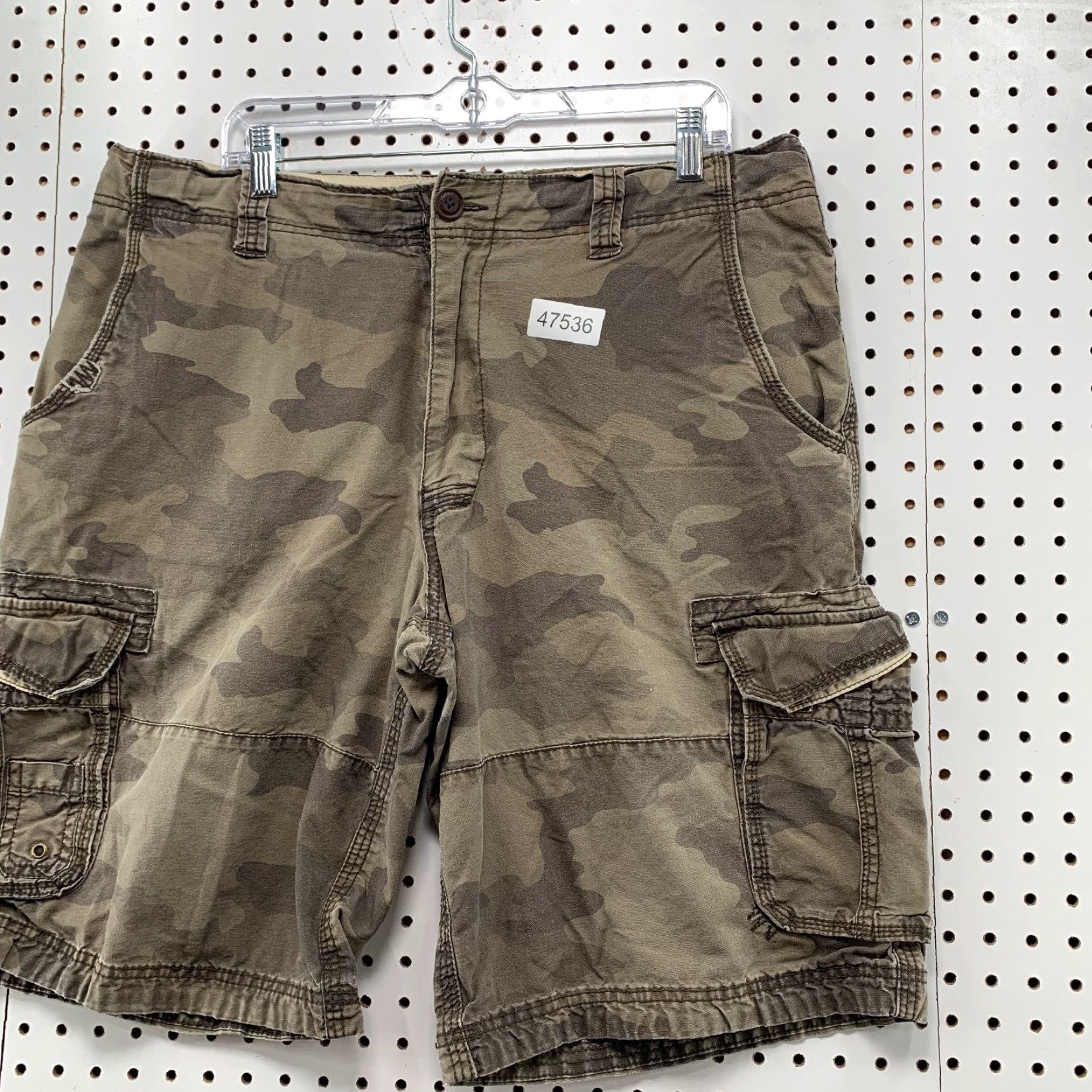 Vintage VINTAGE Aeropostale Cargo Shorts Mens 36 Camouflage 38x12 Beige Army Cargo Pocket 90s Y2K Mens Size US 36 / EU 52 - 5 Thumbnail