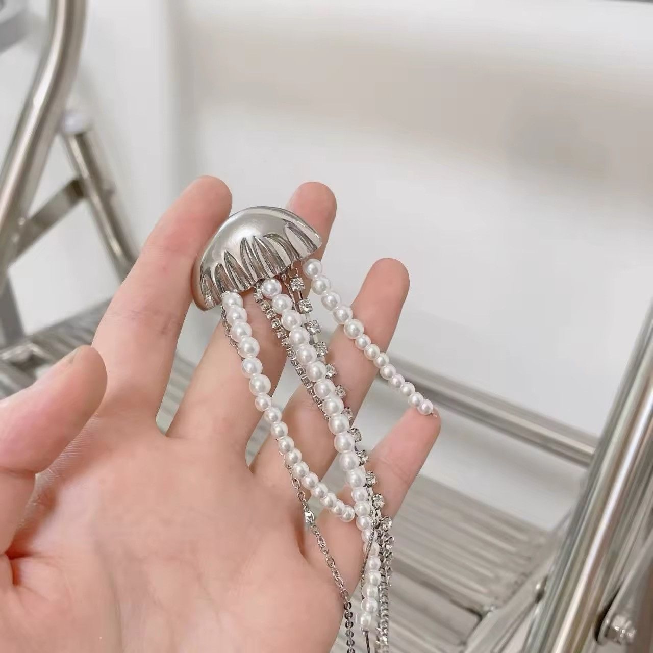 Jewelry Exquisite Elegant Pearl Long Tassel Jellyfish Brooch Size ONE SIZE - 4 Thumbnail