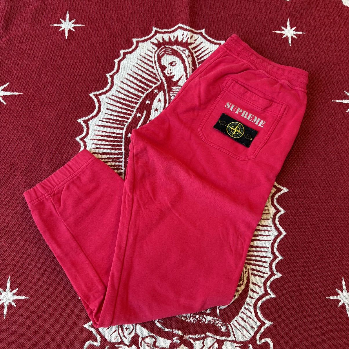 Stone Island × Supreme Used FW17 Supreme Stone Island Sweatpants Size L Magenta Size US 34 / EU 50 - 3 Thumbnail