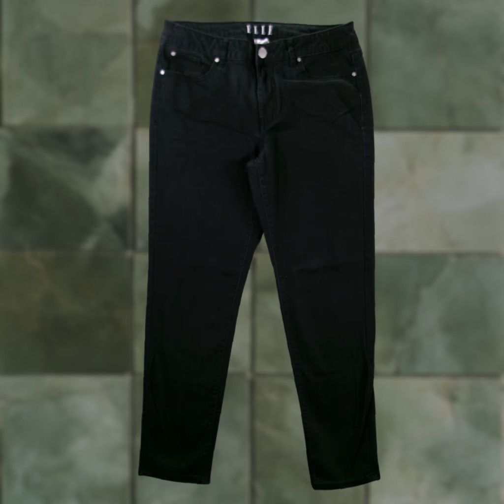Vintage VINTAGE ELLE Jeans Women 8 Black Regular Fit Tapered Leg Mid Rise Dark Wash Capsule Size 30" / US 8 / IT 44 - 1 Thumbnail